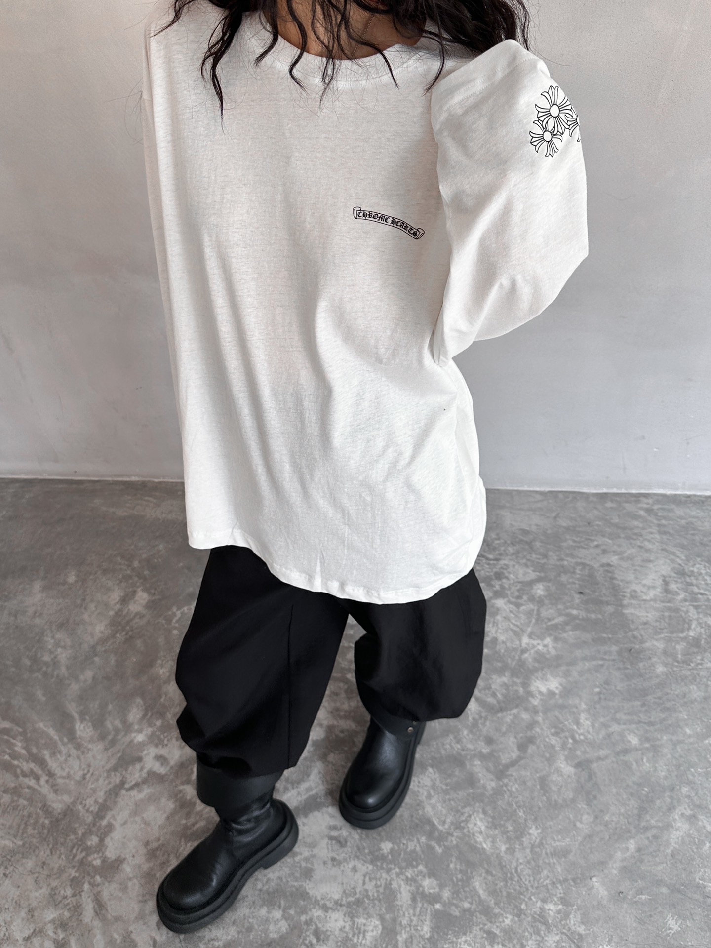 克罗心✝️｜新款长袖t恤，纯棉面料柔软修身，连帽版型运动休闲，胸前后背经典胶印logo设计，尺码Sml 