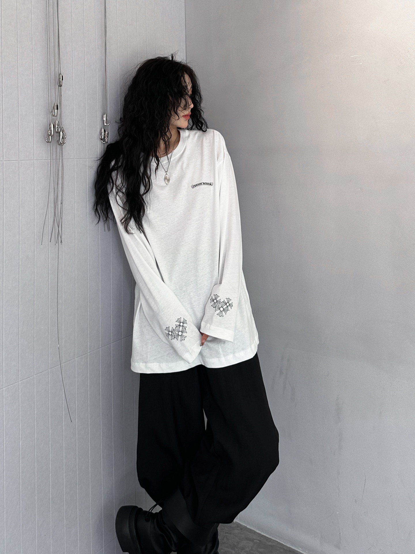 克罗心✝️｜新款长袖t恤，纯棉面料柔软修身，连帽版型运动休闲，胸前后背经典胶印logo设计，尺码Sml 