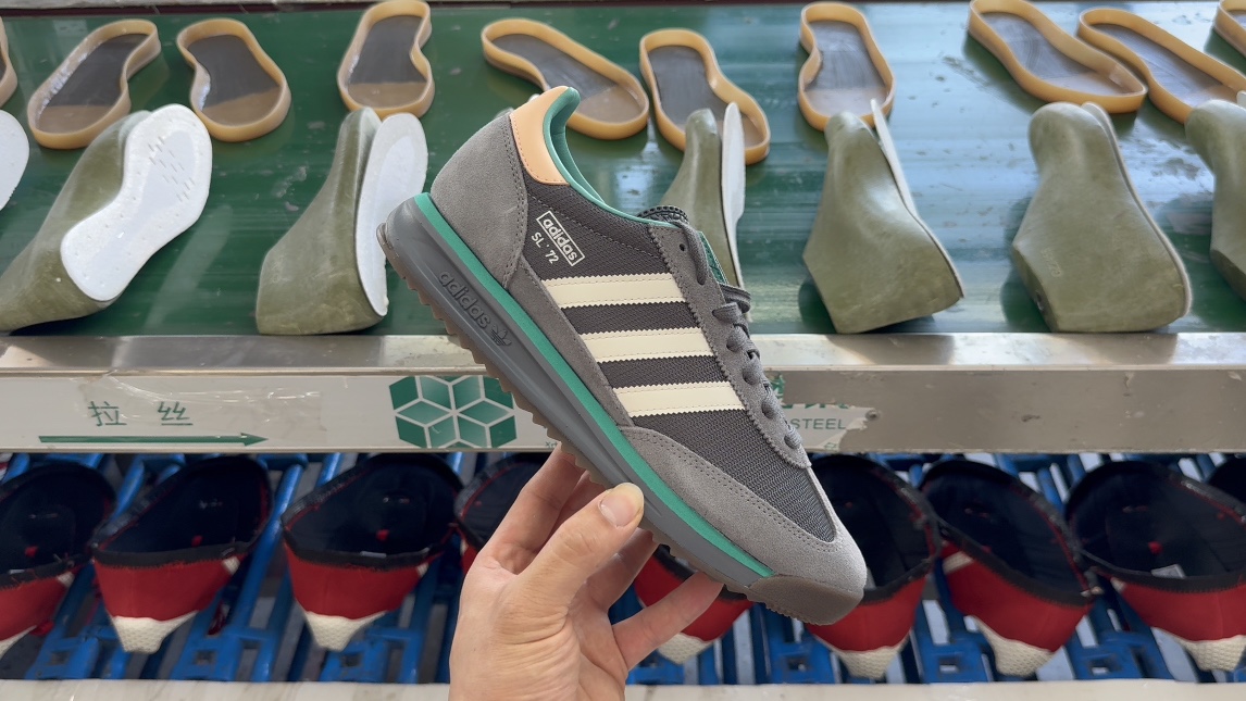 Adidas Originals SL 72 RS Retro Running Shoes - Classic Style & Comfort