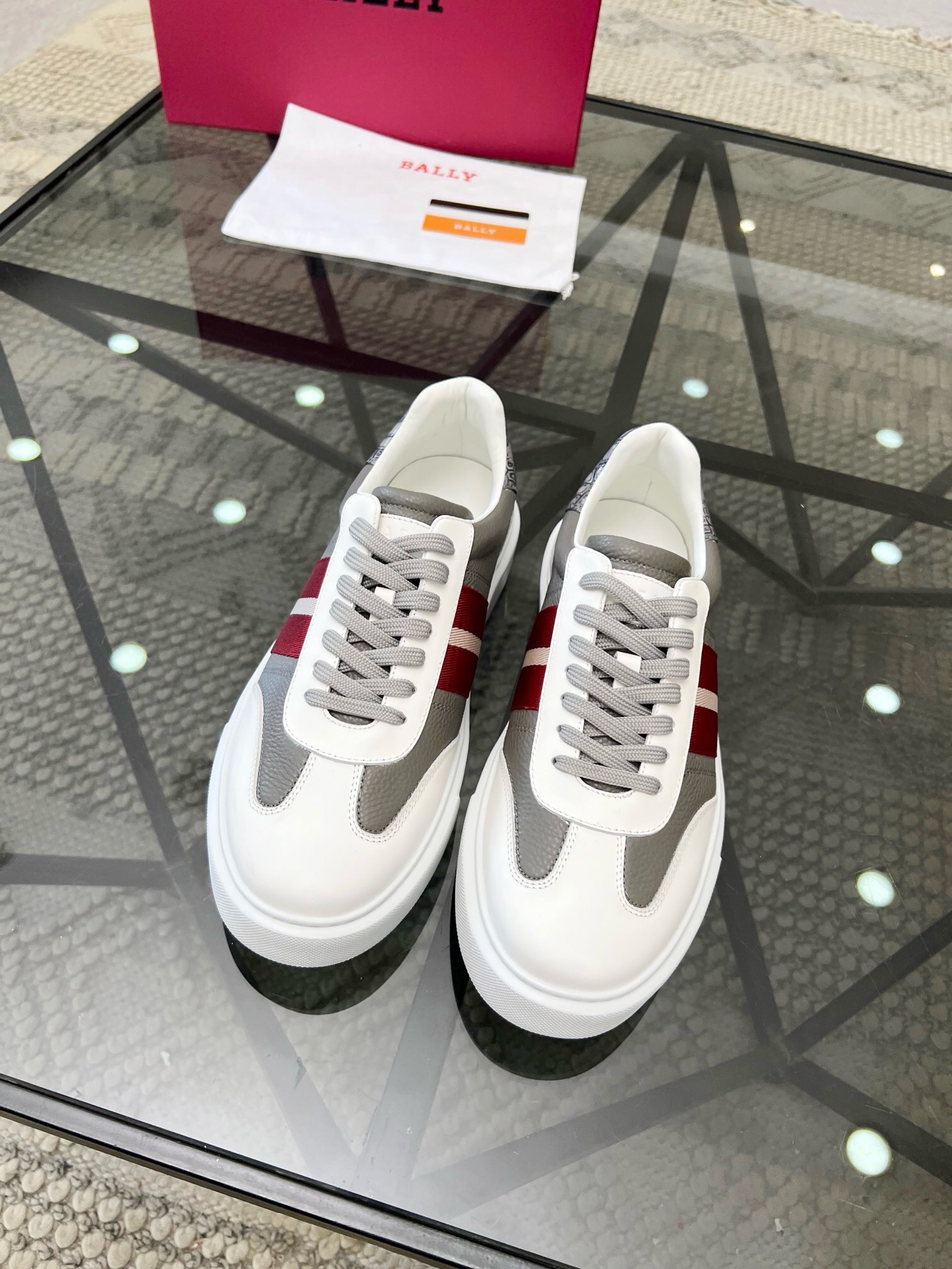 NO:219648,Brand B A L L Y color original color matching number 38-44 customized 45.46 price Material new men's classic casual shoes simple atmospheric super high style selection with top layer cowhide with luxurious cowhide smooth lines light and comfortable original wear-resistant rubber outsole, bali casual shoes, bally, cowhide19860909品牌B A L L Y 颜色原版配色 码数38-44定做45.46 价格 材质巴利新款男士 经典休闲鞋简约大气超高逼格选用头层牛皮搭配搭配奢华牛皮内里流畅线条轻便舒适原版耐磨橡胶大底,巴利 休闲鞋,bally,cowhide,Men's shoes