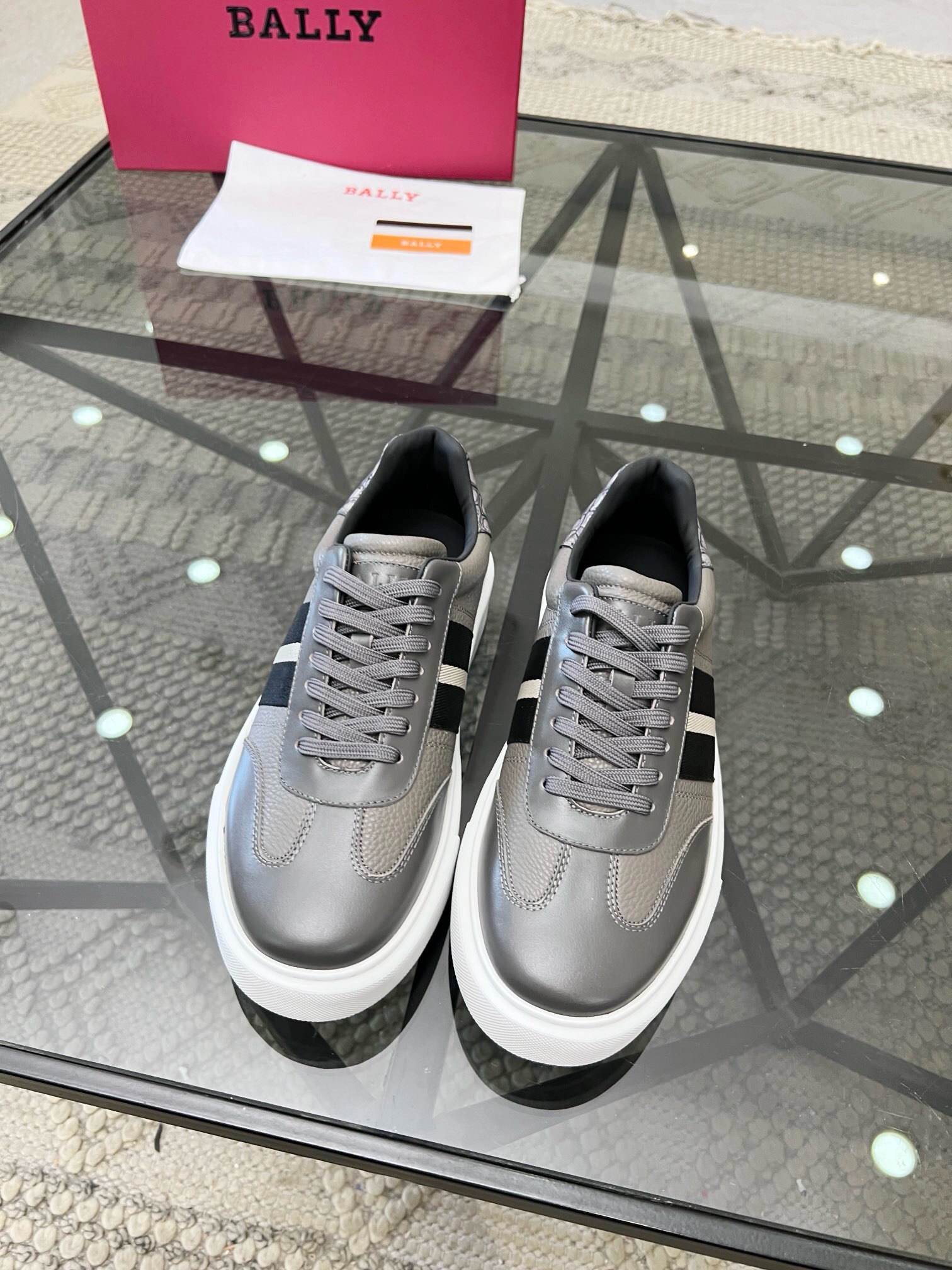 NO:217868,Brand B A L L Y color original color matching number 38-44 customized 45.46 price Material new men's classic casual shoes simple atmospheric super high style selection with top layer cowhide with luxurious cowhide smooth lines light and comfortable original wear-resistant rubber outsole, bali casual shoes, bally, cowhide19860909品牌B A L L Y 颜色原版配色 码数38-44定做45.46 价格 材质巴利新款男士 经典休闲鞋简约大气超高逼格选用头层牛皮搭配搭配奢华牛皮内里流畅线条轻便舒适原版耐磨橡胶大底,巴利 休闲鞋,bally,cowhide,Men's shoes