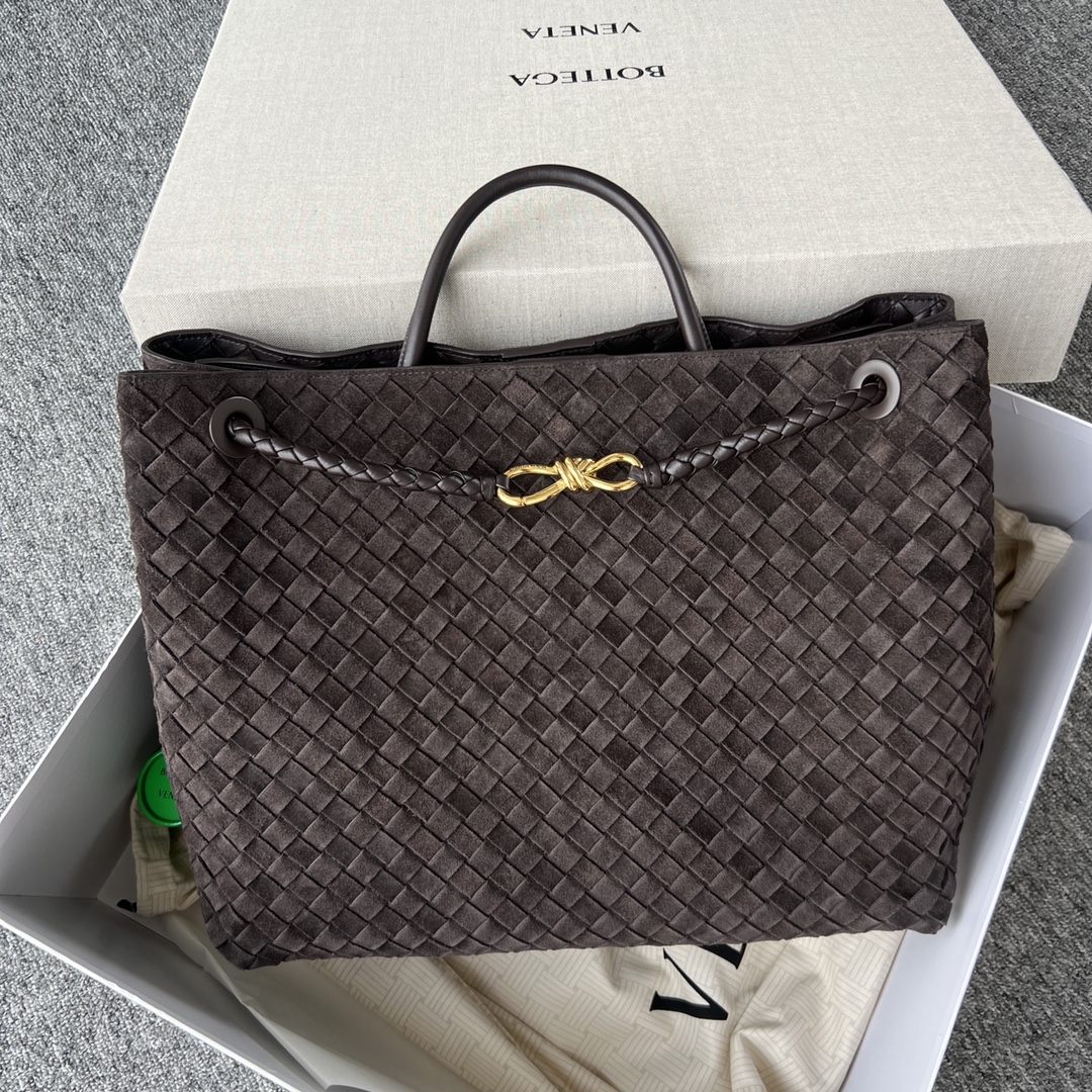 Bottega Veneta black brown / suede