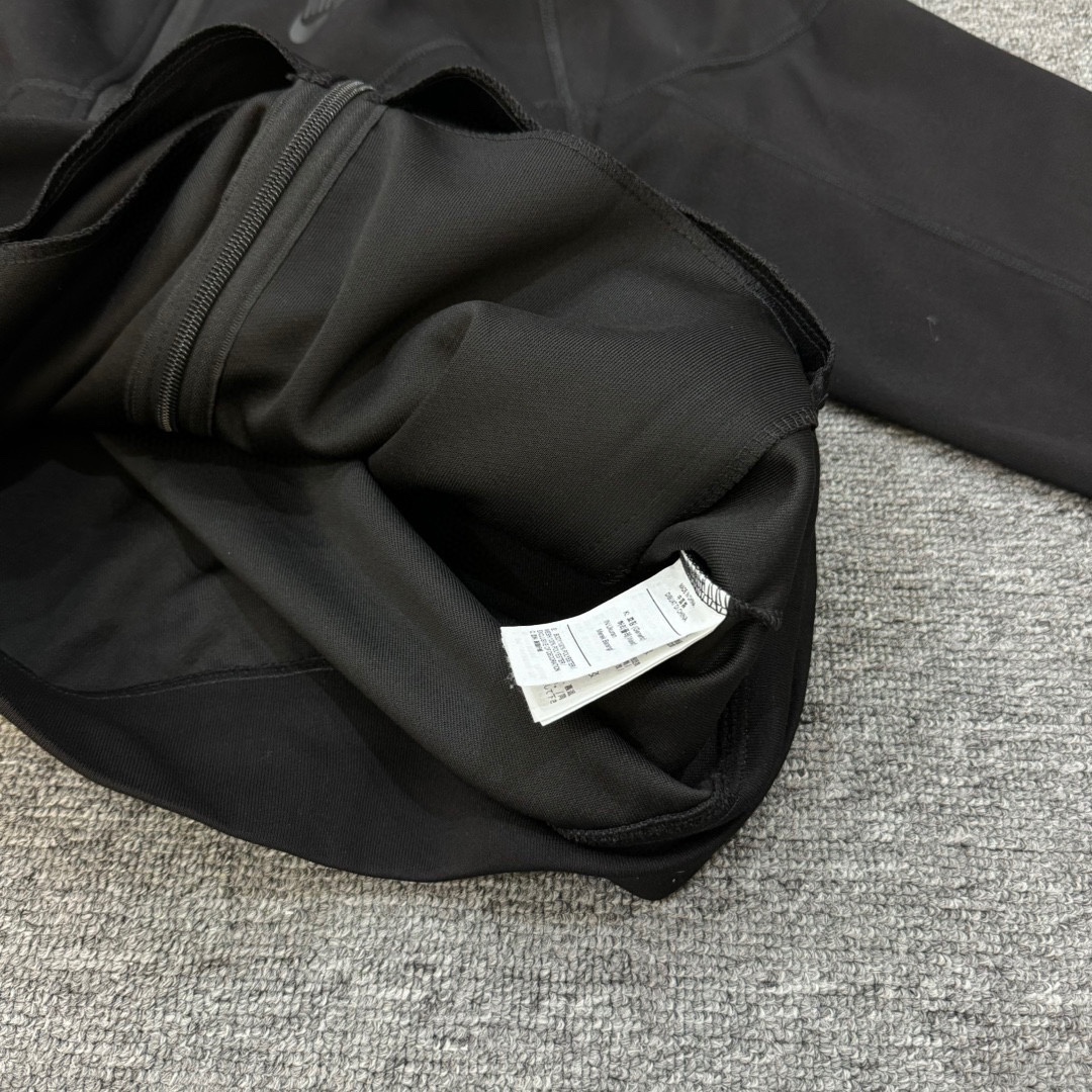 Nike Sports Embroidered Top: High Quality, Comfortable, Perfect for Sports - 图片 5