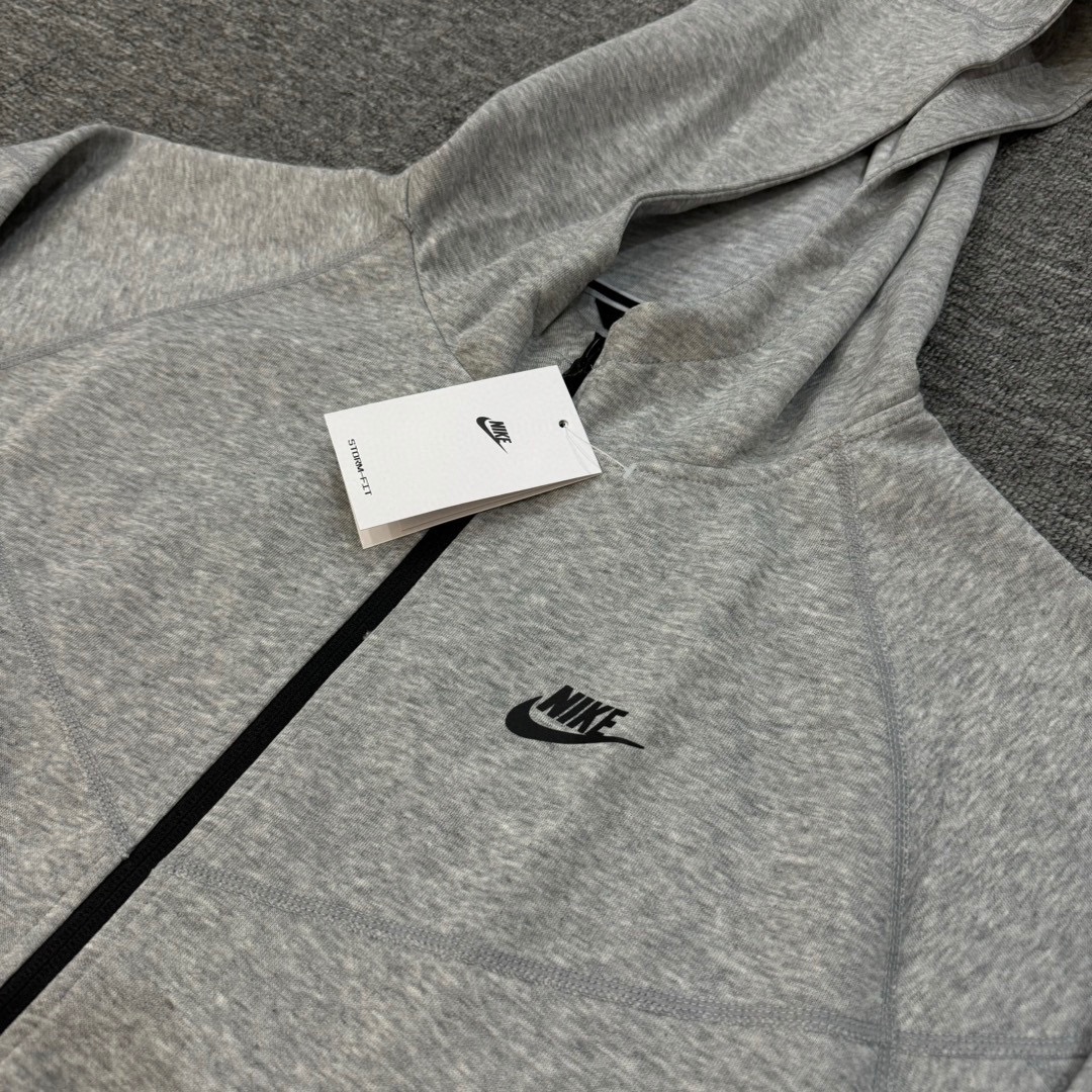 NIKE Sports Embroidered Top: High Quality for Sports Enthusiasts, Black/Gray, Multiple Sizes - 图片 3