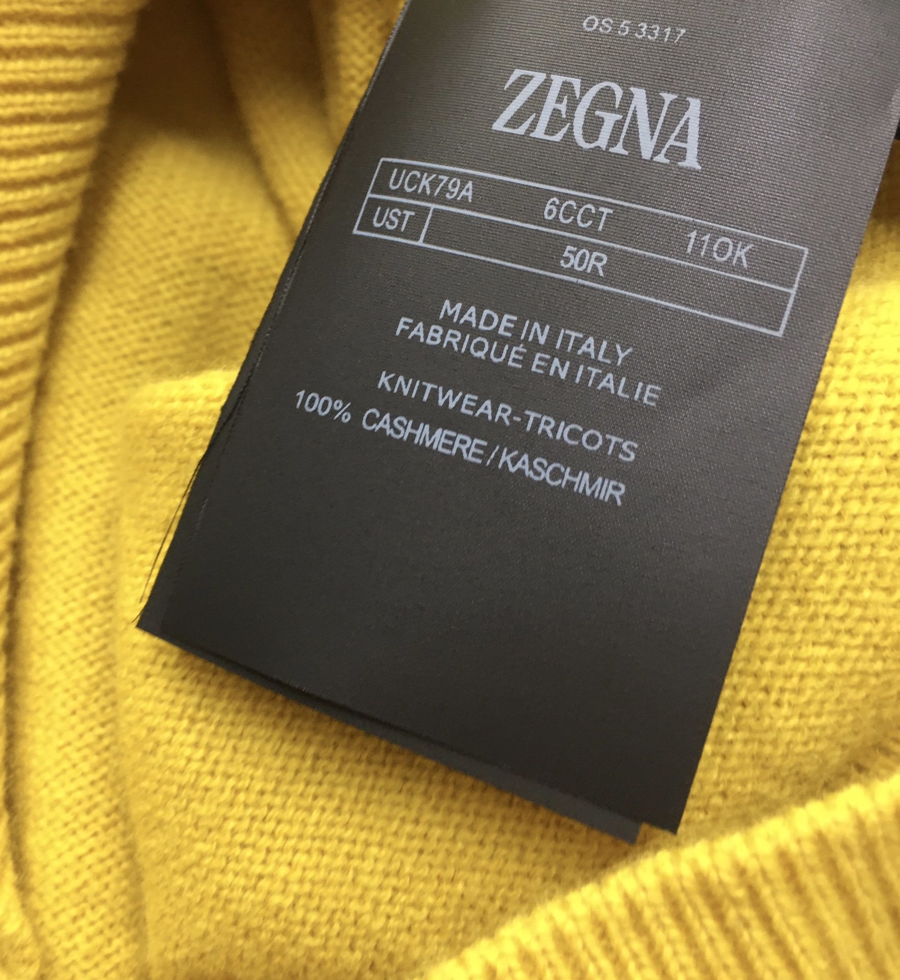 新品🌹💕羊绒衫《ZEGNA|杰尼亚》
秋冬男款秋冬新款后领双杠刺绣纯色羊绒面料圆领针织衫男士毛衣~