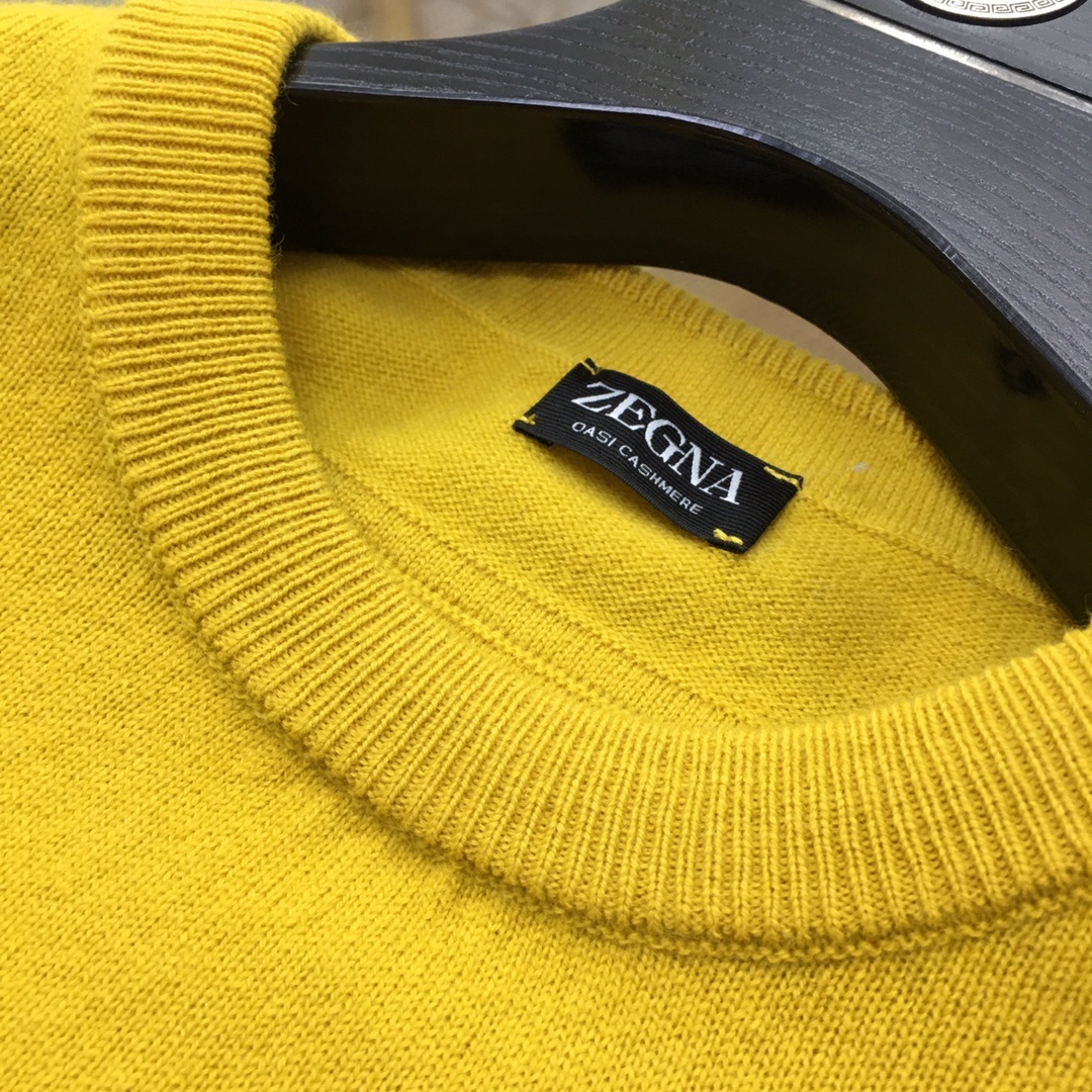 新品🌹💕羊绒衫《ZEGNA|杰尼亚》
秋冬男款秋冬新款后领双杠刺绣纯色羊绒面料圆领针织衫男士毛衣~
