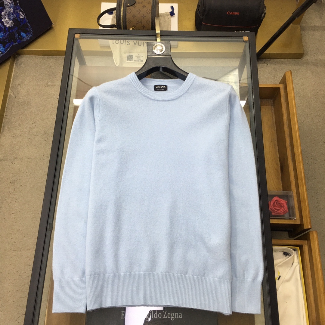 新品🌹💕羊绒衫《ZEGNA|杰尼亚》
秋冬男款秋冬新款后领双杠刺绣纯色羊绒面料圆领针织衫男士毛衣~
