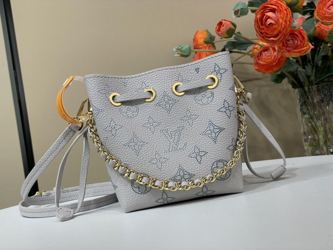 Louis Vuitton Sacs À Main Blanc La chaîne M82731