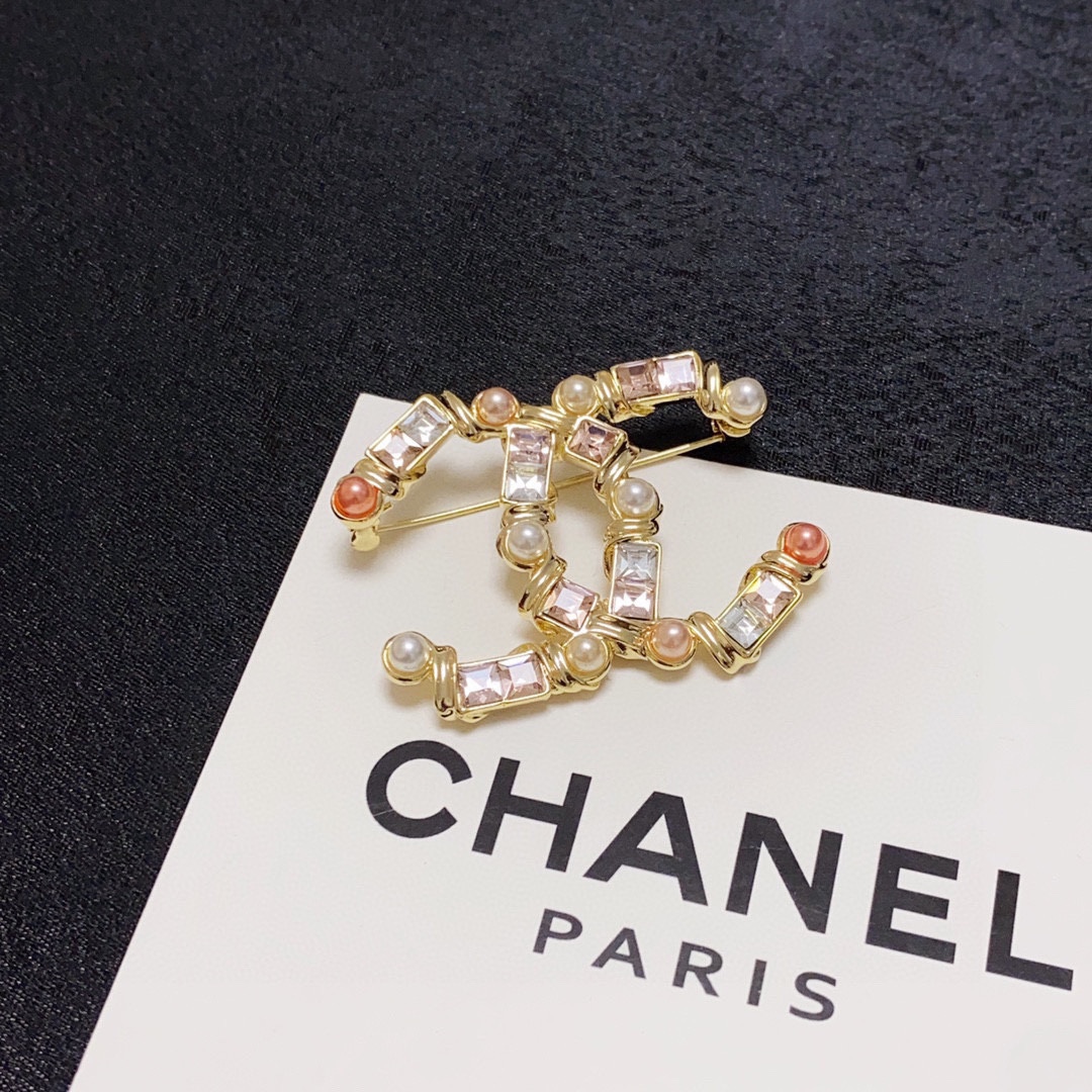 CHANEL 🇫🇷 New boutique collection pearl and crystal brooch—an accessory t - Jewelry 3