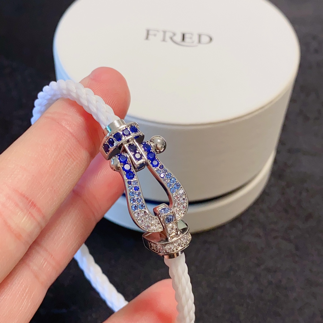 NO:105245,New product releases hot colored diamonds Fred Fred full diamond, half diamond, and no diamond horseshoe buckle neutral high-quality black wire rope bracelet bracelet!  Bensheng Rope Brand Fashion, Exquisite FORCE Series Bracelet High-end Customization~Asian Gold Micro Electroplating 18k Gold Craft Seiko Horseshoe Buckle Bracelet!  The effect of getting started is very versatile. Internet celebrity experts. A must-have item for fashion. Rose gold, gold and silver buttons. Two sizes of 17/19cm for couples. Elegant accessories, bracelet, bracelet, gold19860909新品发布火爆彩钻费雷德 Fred斐登满钻、半钻、无钻马蹄扣中性款高品质黑色钢丝绳手链手镯！本命绳大牌 时尚 精致FORCE 系列手链高端定制～亚金微电镀18k金工艺 精工马蹄扣头手镯！上手效果非常百搭 网红达人 时尚一族必备单品 玫瑰金、黄金、银色扣头男女情侣款两个码数17/19cm,饰品精品,bracelet,bracelet,gold,Jewelry