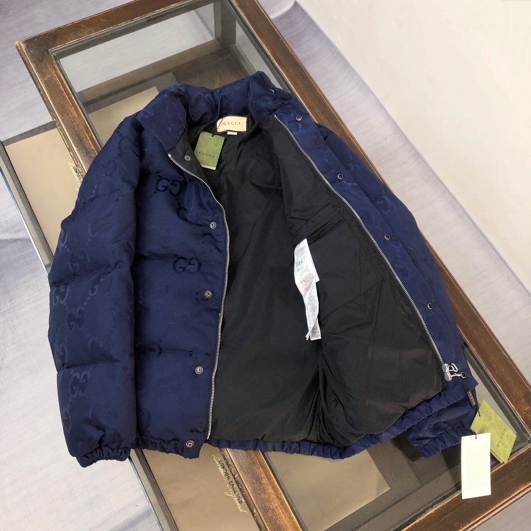 🆕🆕🆕🔥 GUCCI 古驰 2025秋冬最新款暗纹提花羽绒服!外层面料采用定制GG帆布属于环保有机棉质