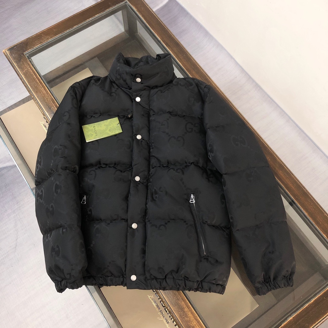 🆕🆕🆕🔥 GUCCI 古驰 2025秋冬最新款暗纹提花羽绒服!外层面料采用定制GG帆布属于环保有机棉质