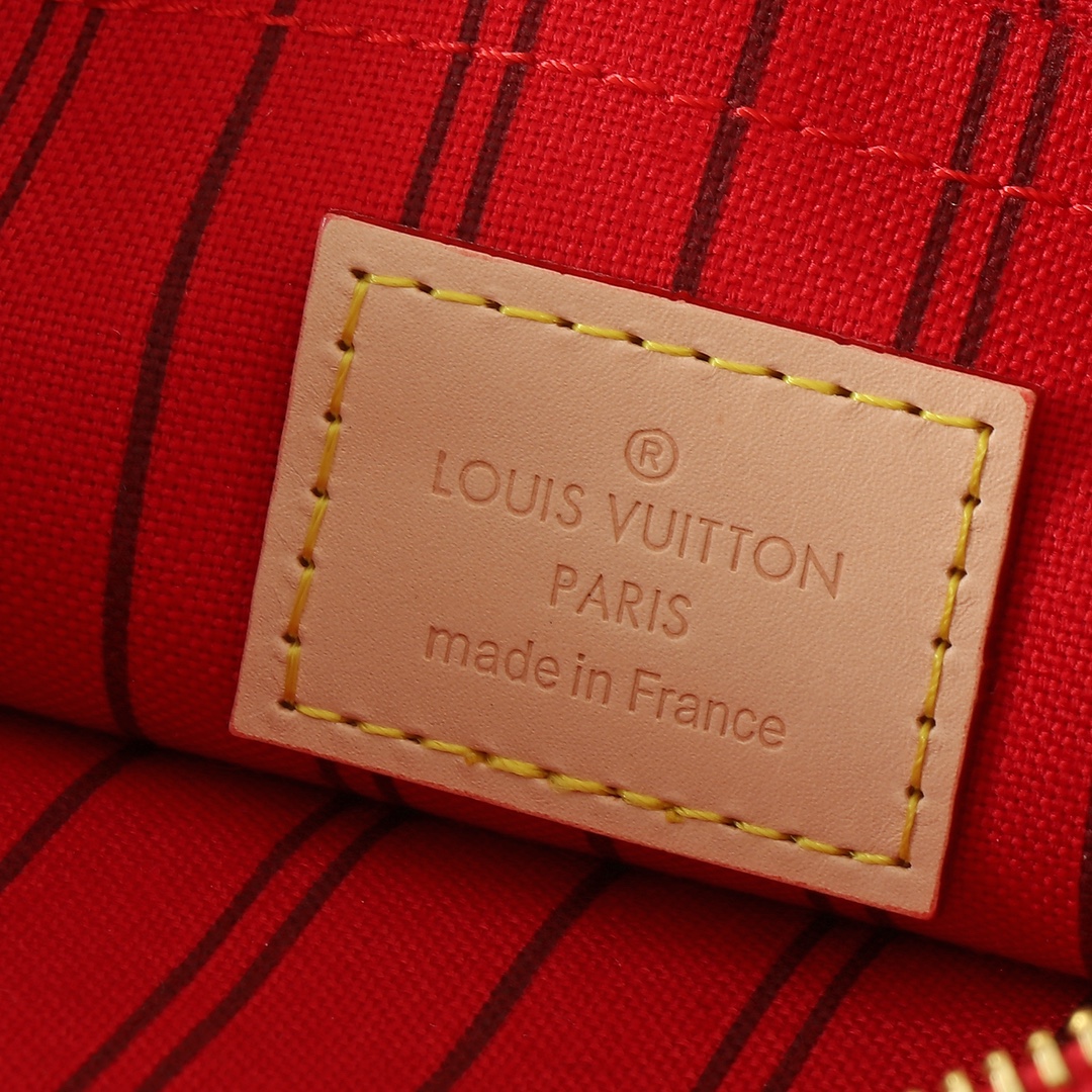 Louis Vuitton Neverfull Medium Tote Bag, Monogram Canvas with Pouch 10 i1729133442 2282 8