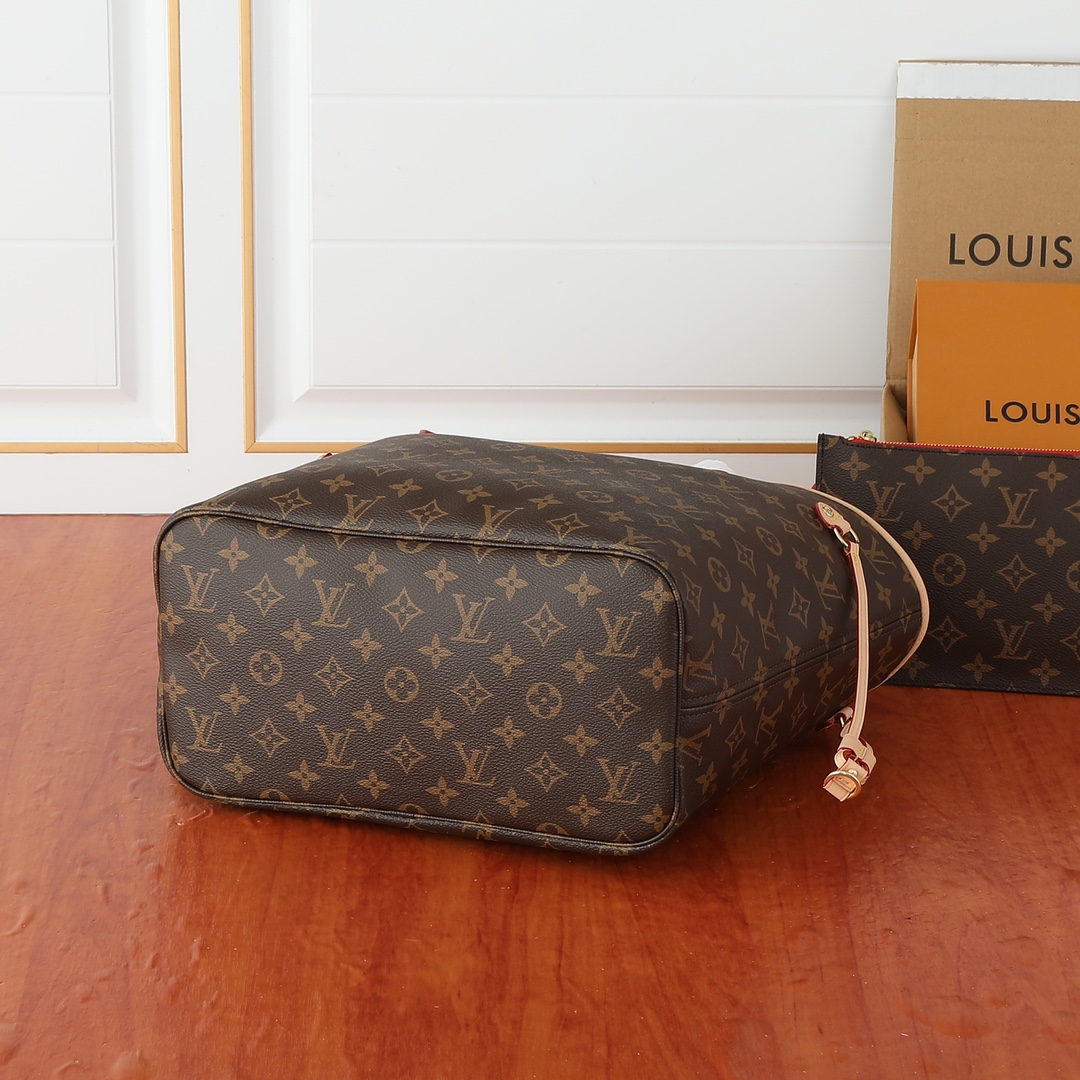 Louis Vuitton Neverfull Medium Tote Bag, Monogram Canvas with Pouch 5 i1729133442 7596 3
