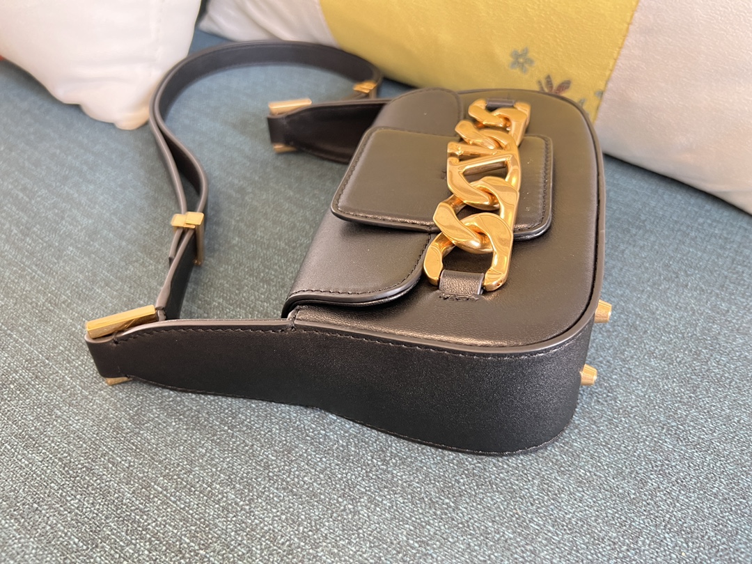 Moynat Classic Handcrafted Luxury Leather Shoulder Bag Ref 3