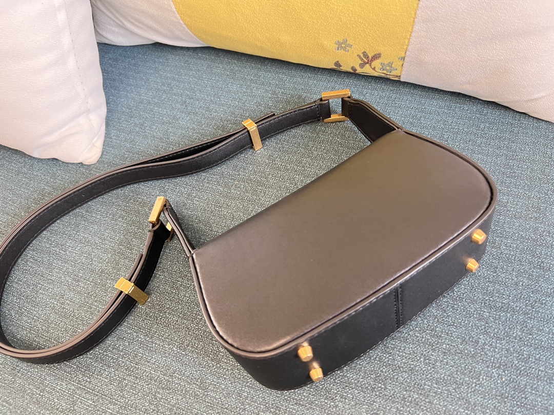 Moynat Classic Handcrafted Luxury Leather Shoulder Bag Ref 5