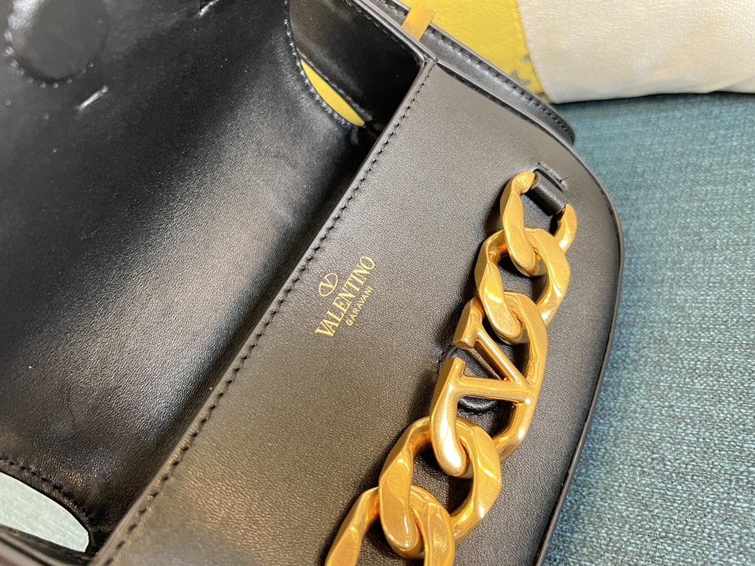Moynat Classic Handcrafted Luxury Leather Shoulder Bag Ref 7