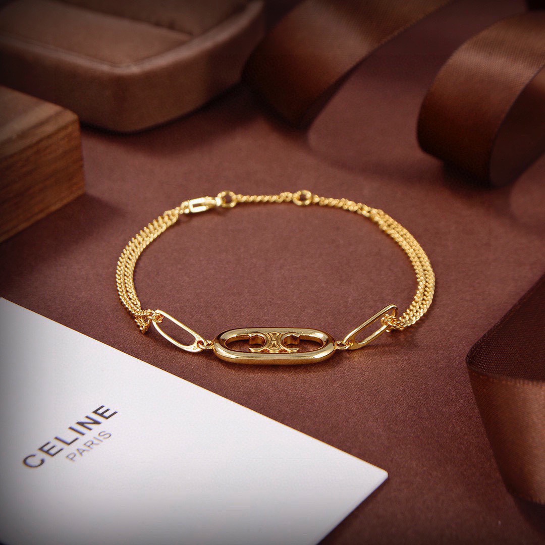 “Unique Gold Bracelet by Celine: Subverting Traditional Designs for a Charming Personality” - 图片 4