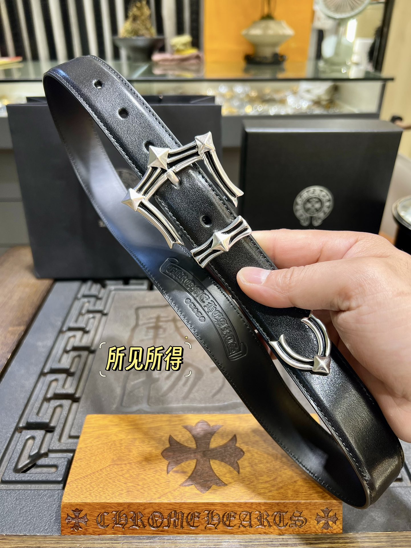 “Chrome Hearts Crocson Belt: Gothic Rock Punk Street Style in Oxen Skin” - 图片 5