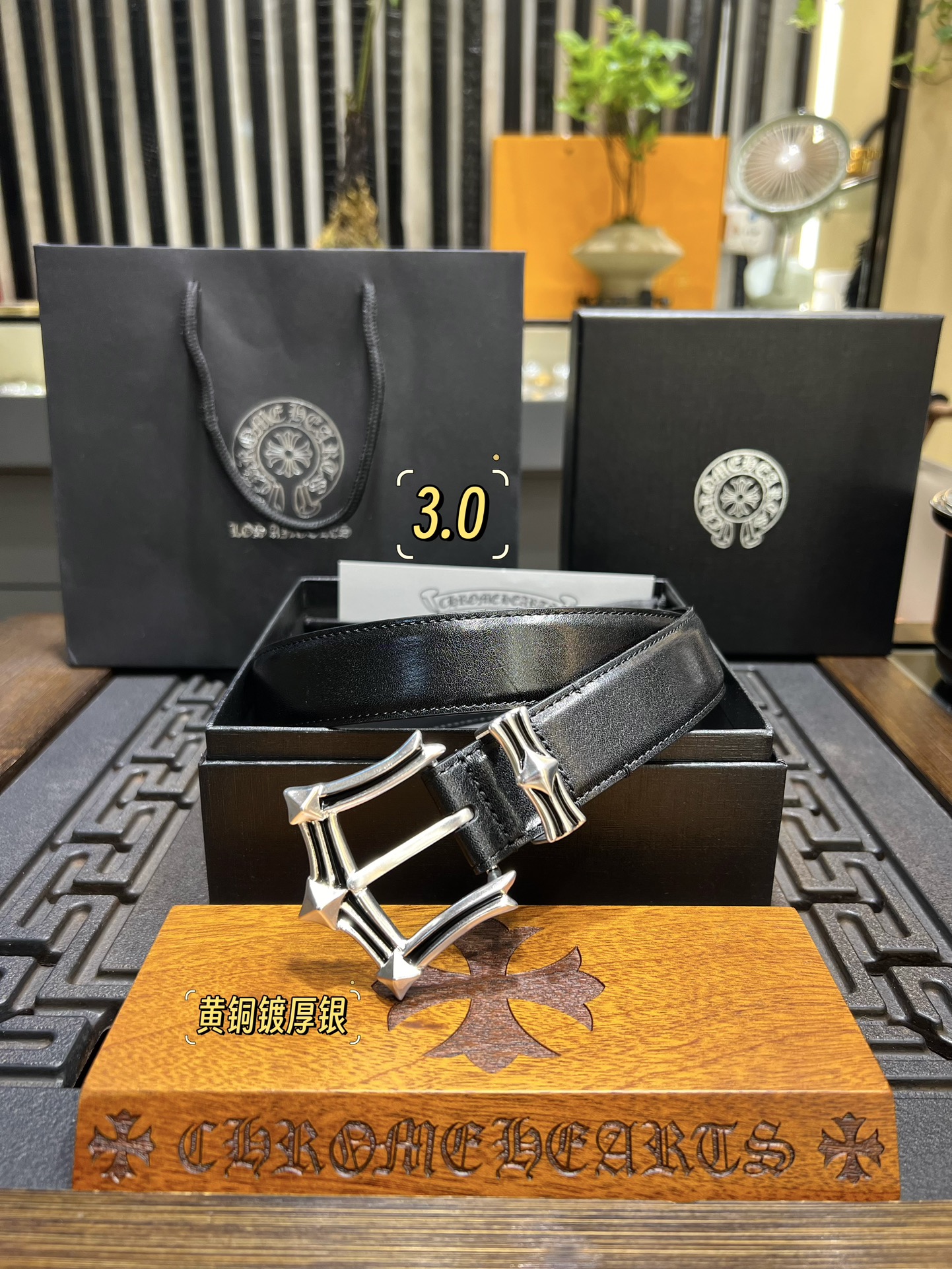 “Chrome Hearts Crocson Belt: Gothic Rock Punk Street Style in Oxen Skin” - 图片 2
