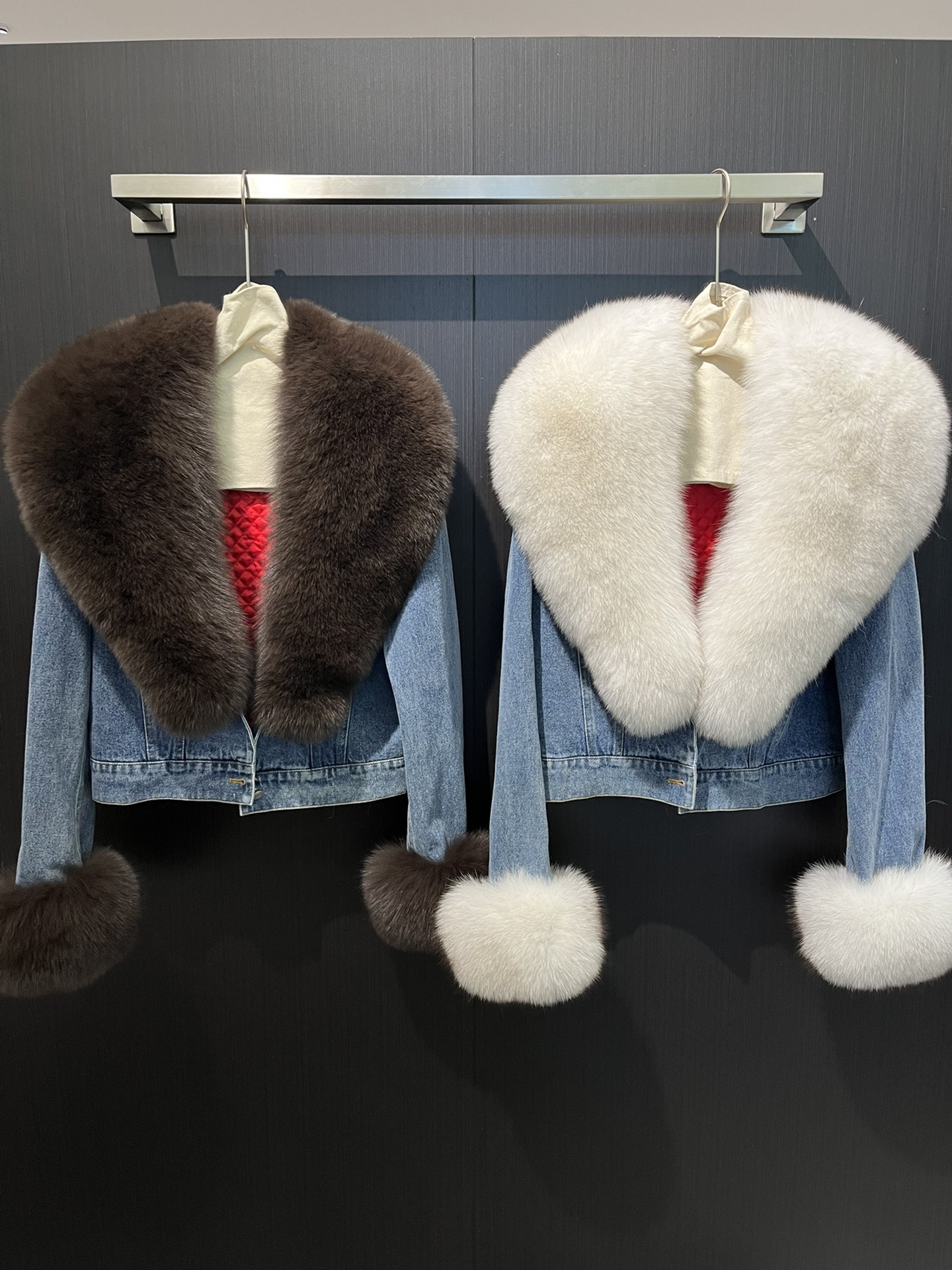 Luxurious Female Suit with Real Fox Hair Trim and King Alexander’s Cowboy Fur Coat - 图片 8