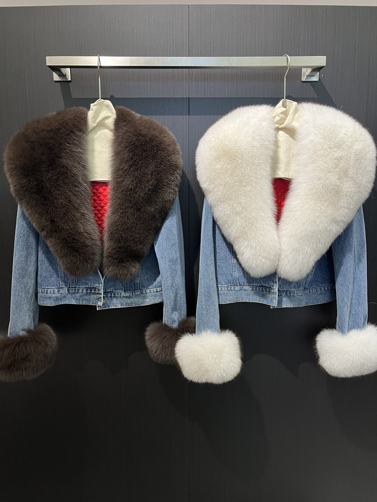 Luxurious Female Suit with Real Fox Hair Trim and King Alexander’s Cowboy Fur Coat - 图片 6