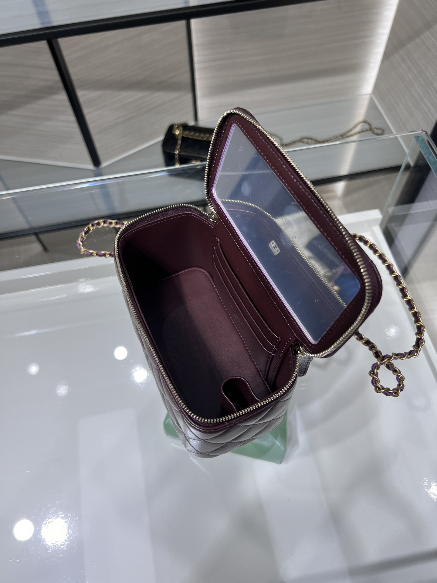 CHANEL: New Arrival: Adjustable Chain, Large Classic Chain Vanity Case - Bag 5
