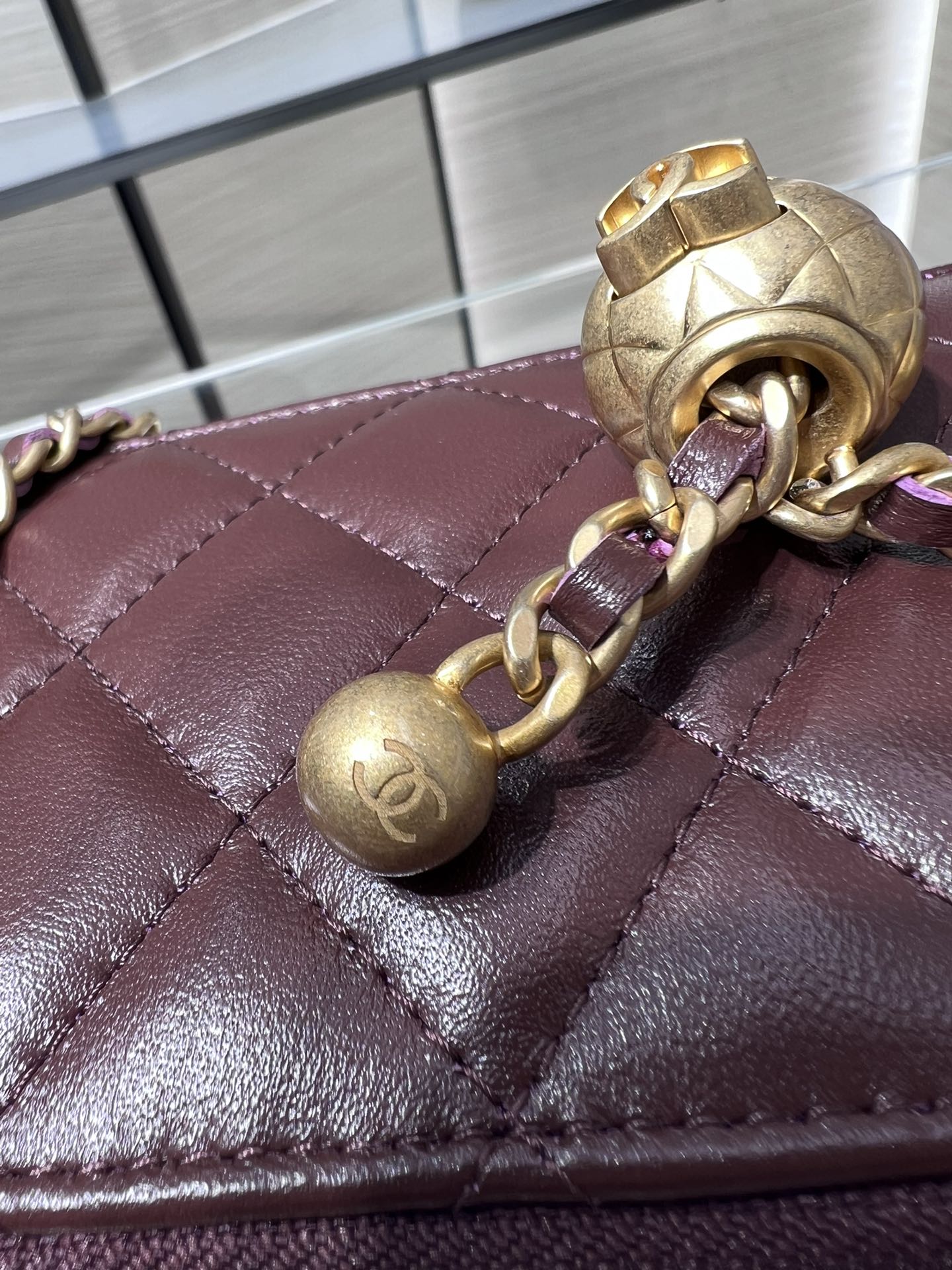CHANEL: New Arrival: Adjustable Chain, Large Classic Chain Vanity Case - Bag 4