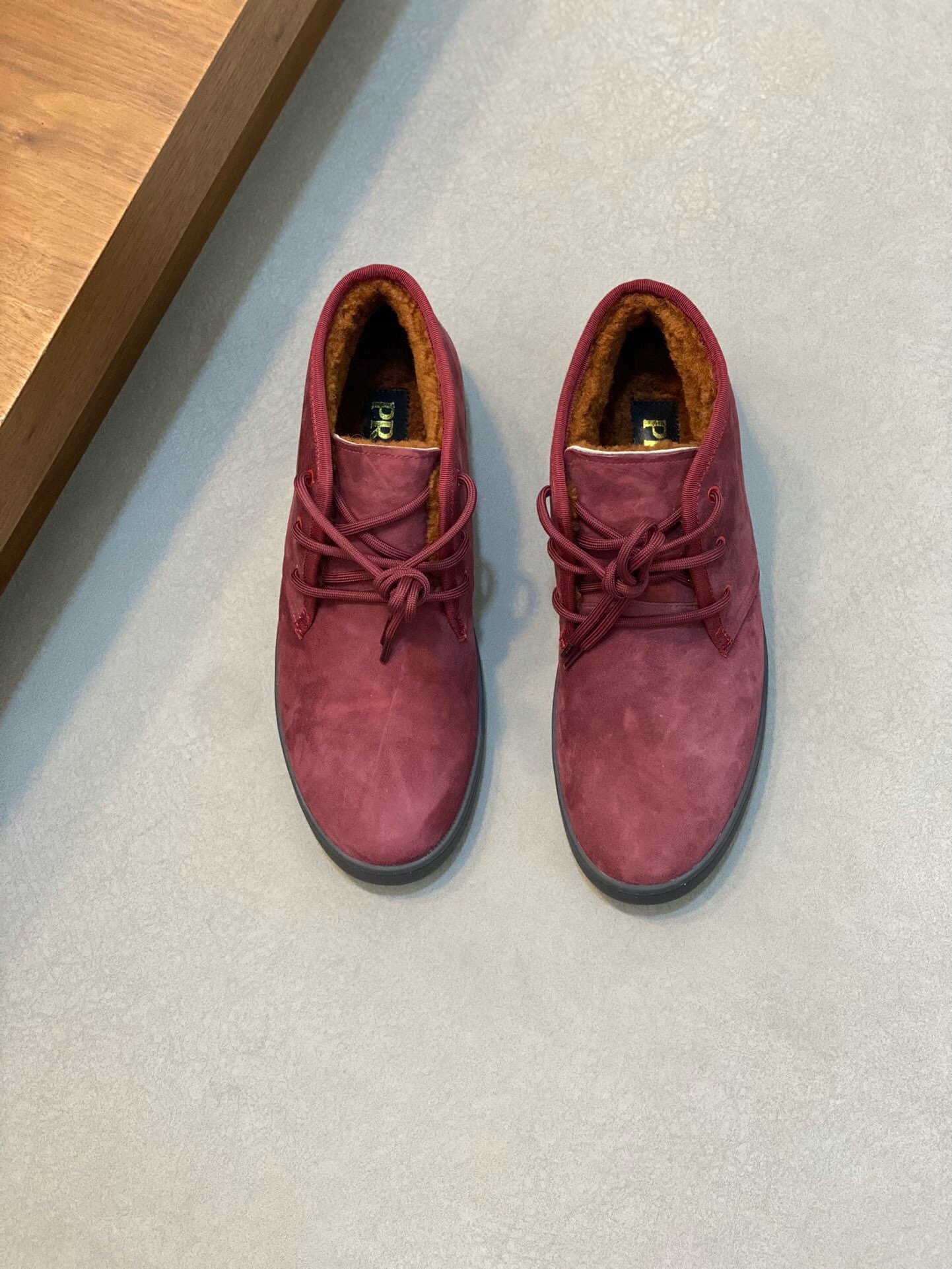 NO:219585,Prada/Prada Winter Mist Casual Shoes Imported Napa Cowhide Upper raised layered design, lightweight and breathable, soft and comfortable Calfskin has a unique sporty style, genuine leather shoes tongue with classic PRADA letters, showing the brand style, rubber outsole, light, genuine leather foot pads, wool lining, excellent foot feeling, with original packaging, size 38-39-40-41-42-43-44 Custom made 38.45, Prada, prada, prada, cowhide19860909Prada/普拉达 冬季毛里男士休闲鞋 进口纳帕牛皮鞋面凸起层次设计感 轻盈透气 柔软舒适 小牛皮颇具与众不同的运动风范 真皮鞋舌配经典PRADA字母 尽显品牌格调 橡胶大底 轻盈 真皮垫脚 羊毛内里 脚感极佳 配原包装 尺码38-39-40-41-42-43-44定做38.45,普拉达,prada,prada,cowhide,Men's shoes