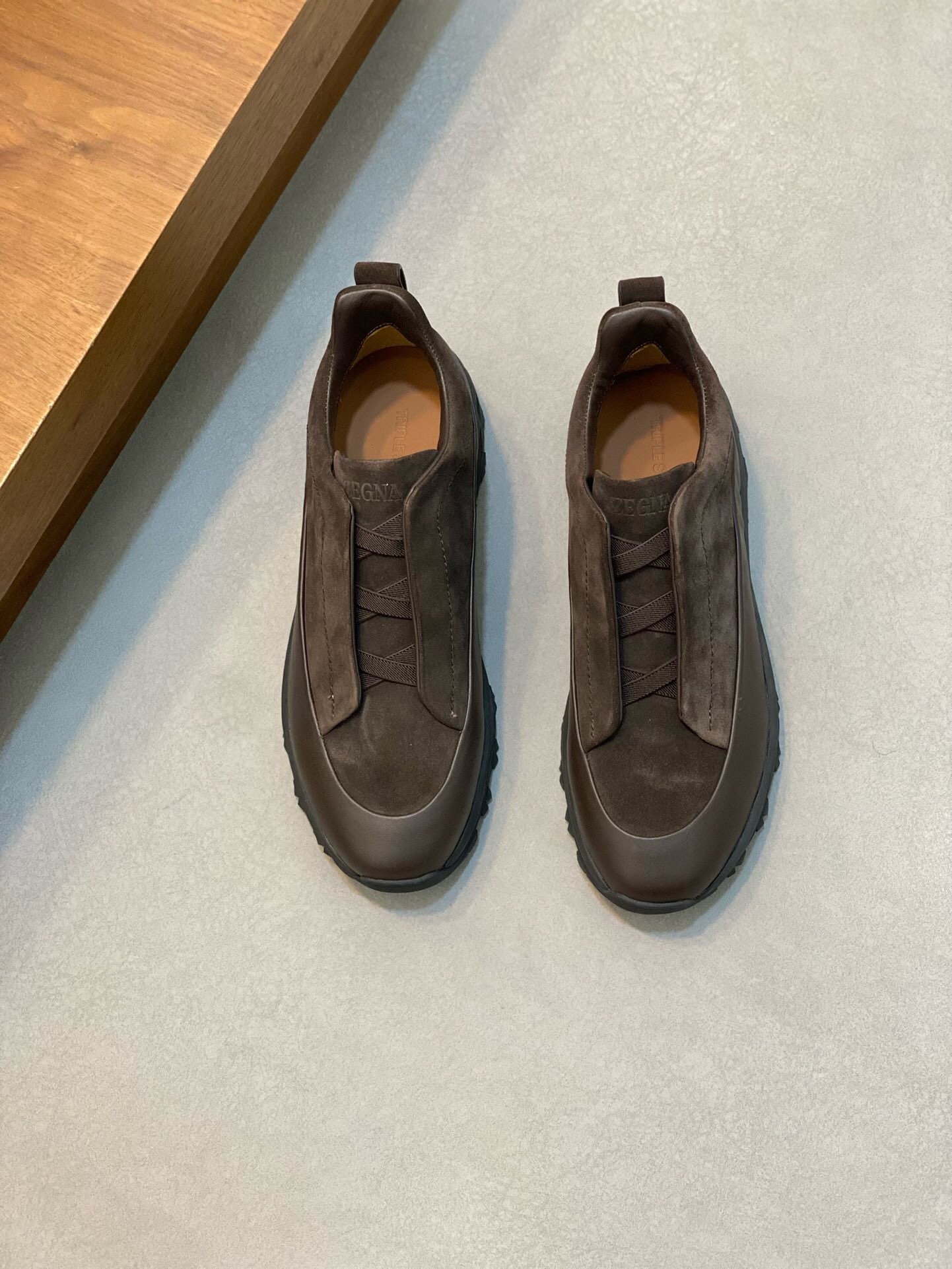 NO:217726,The new series of ZEGNA men's suede Triple StitchMonte luxury casual shoes The latest catwalk official website synchronizes PRODUCT INFORMATIONMONTE (MN·TE) means 