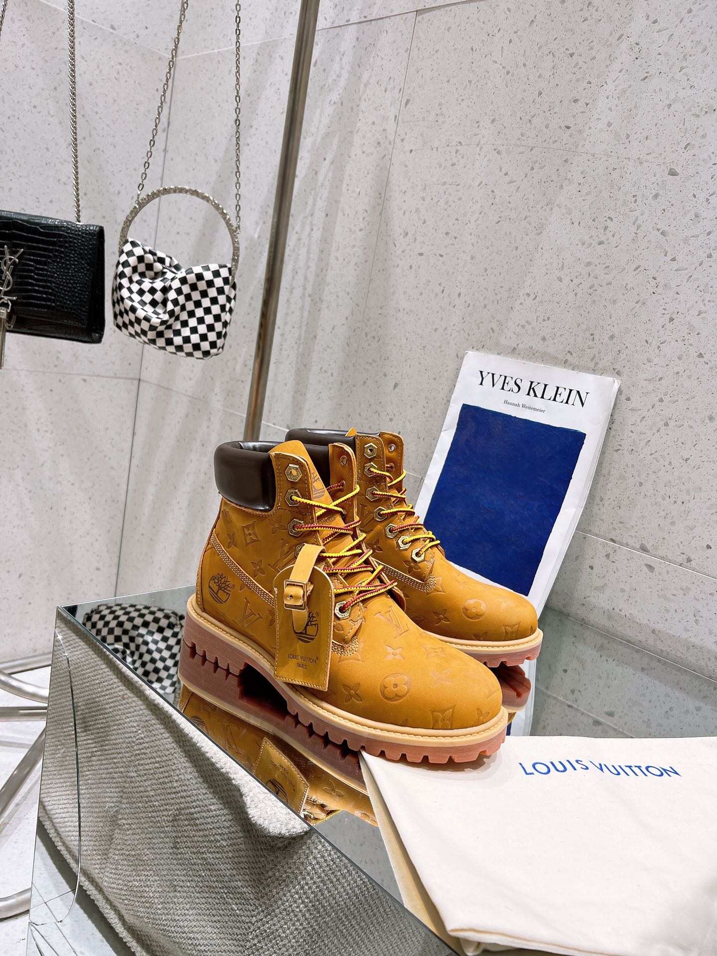 Louis Vuitton Luxury Handbag Collection 4