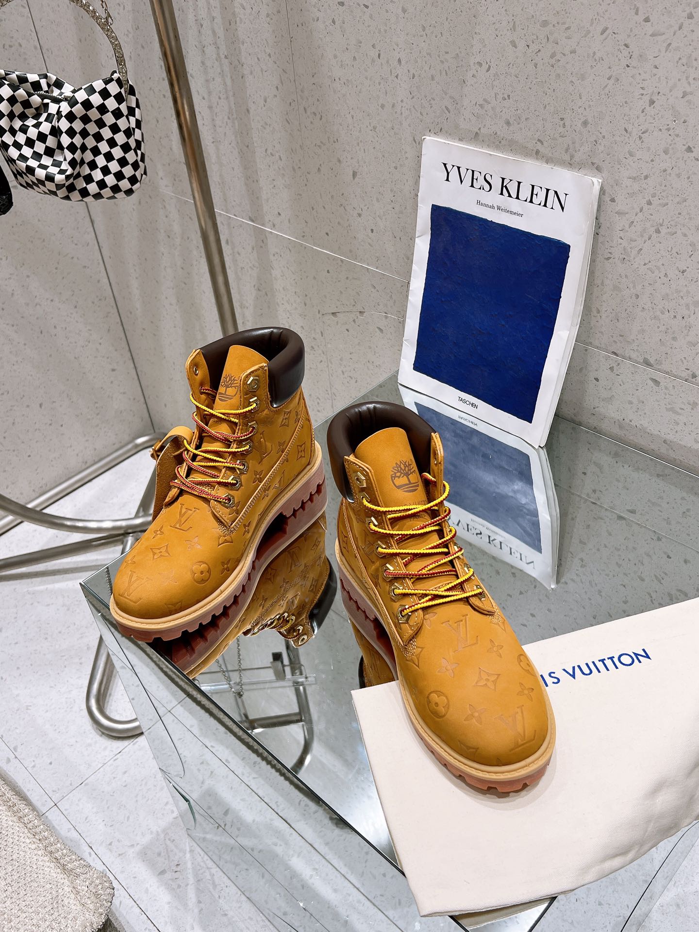 Louis Vuitton Luxury Handbag Collection 3