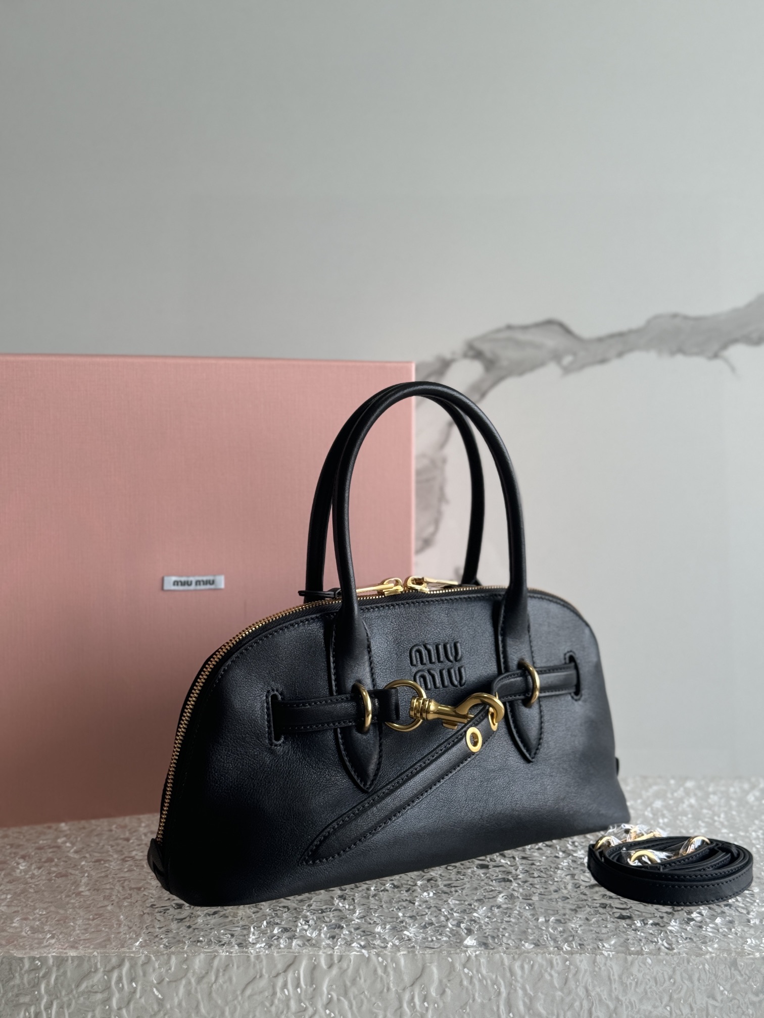 Louis Vuitton Haute Couture Classic Luxury Handbag Shoulder Crossbody 2