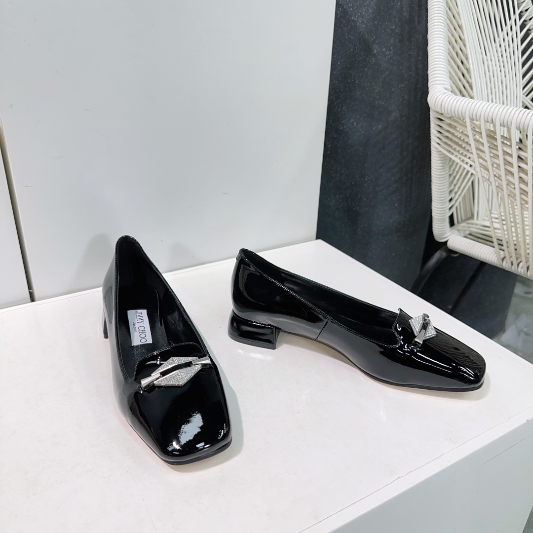 Top Quality Jimmy Choo 25AW Shoes with Gold Buttons and Diamond Chain Detail - 图片 2