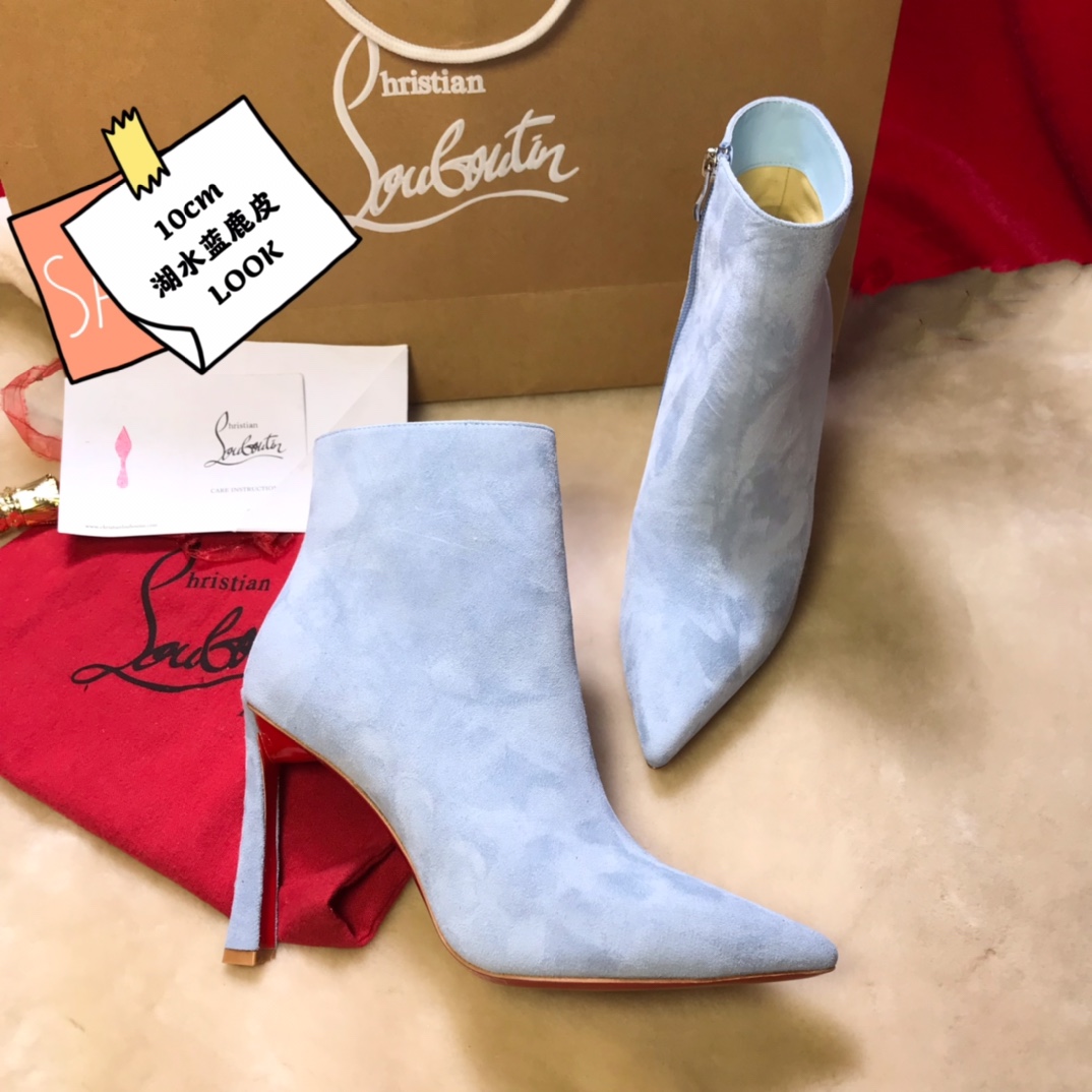 NO:100313,High-end customized autumn and winter classic series!  H10Cm. Size 34-42. Customized leather large sole. X8287-1, lake blue deer leather, official website picture Standard European code Reference: X8287-1 Color: blue/blue Material: sheep leather Lining: goat leather Heel height: 10Cm Sole:leather sole Size: EU 34-42 (US 4-11):,,christian louboutin,Leather soles19860909高端订制 秋冬精典款系列！ H10Cm.尺码34-42码.真皮大底订制款.X8287-1,湖水蓝色鹿皮, 官网图 标准欧码 Reference:X8287-1 Color:blue/blue Material:sheep leather Lining:goat leather Heel heigh:10Cm Sole:leather sole Size:EU 34－42（US 4一11) :,,christian louboutin,Leather soles,Women's Shoes