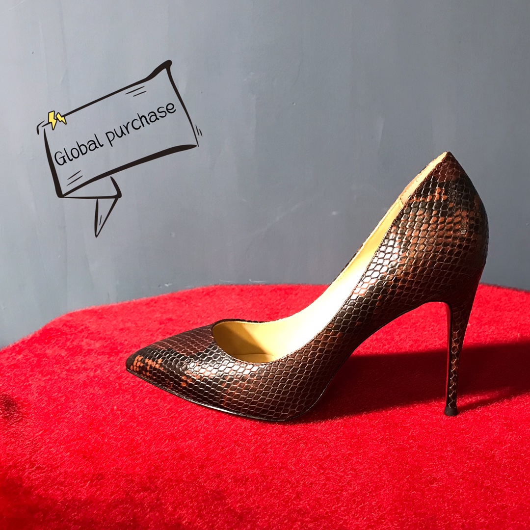 NO:100369,High-end customization autumn and winter snake skin classic series!  H10Cm, size 34-43. Private mold trademark zipper. 9033-003. Snake pattern leather, sheepskin, genuine leather large styling. Official website synchronization Standard European code Reference:903-003 Color:brown Material:snake Leather Lining:sheep leather Heel height:10Cm Sole:leather sole Size:EUR 34-43 (US 4-11):,,christian louboutin,sheepskin,snakeskin19860909高端订制 秋冬蛇皮精典系列！ H10Cm,尺码34-43码.私模商标拉链.9033-003.咖蛇纹皮,羊皮里,真皮大厎.官网同步 标准欧码 Reference:903-003 Color:brown Material:snake Leather Lining:sheep leather Heel heigh:10Cm Sole:leather sole Size:EUR 34－43（US 4一11) :,,christian louboutin,sheepskin,snakeskin,Women's Shoes