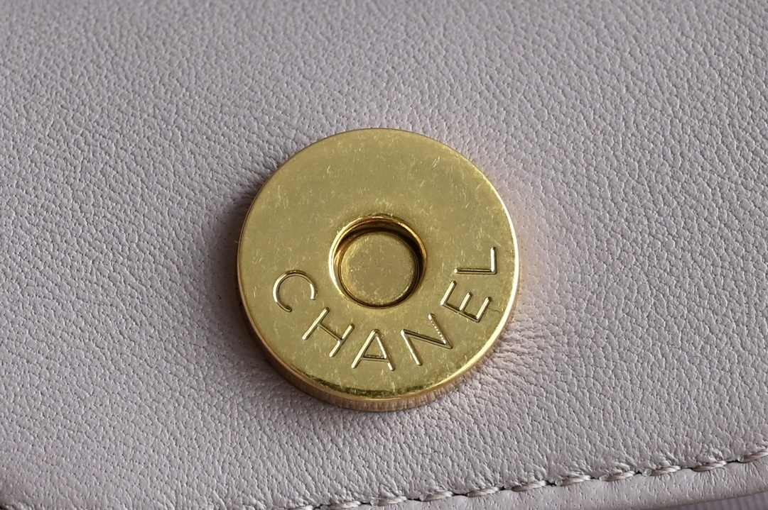 白金版️正品级包装如图腋下包/嬉皮包专柜货售价购入紫色秋冬新品必入系列ꫛꫀꪝ肩带是双复古又可爱很适合秋冬