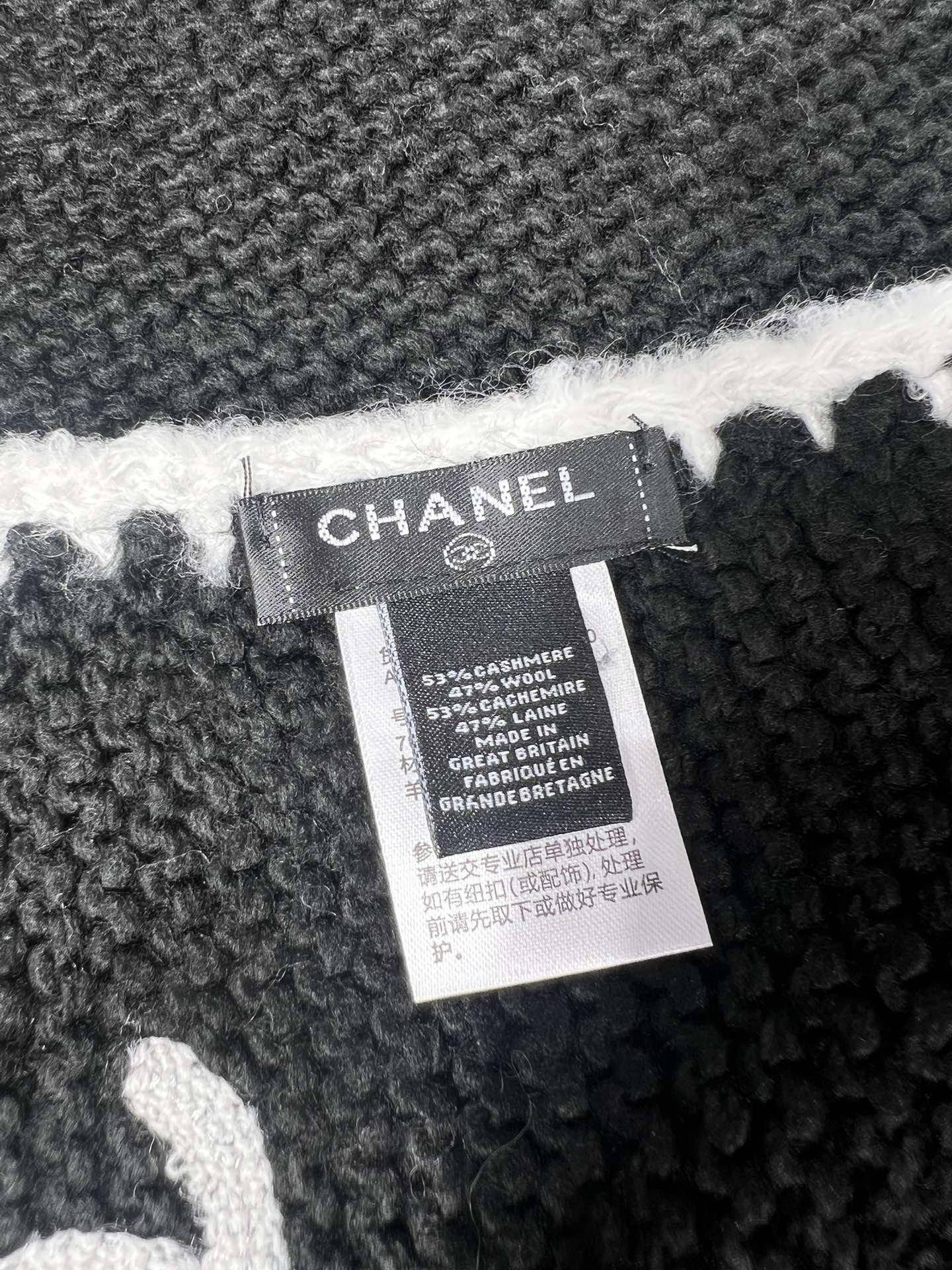 💟上新💃🏻💋👑👑香奈儿专柜新款【小香】💖💖美翻了 ，御用殿堂级极品‼️新款专柜在售 进口纯羊绒时尚绣花针