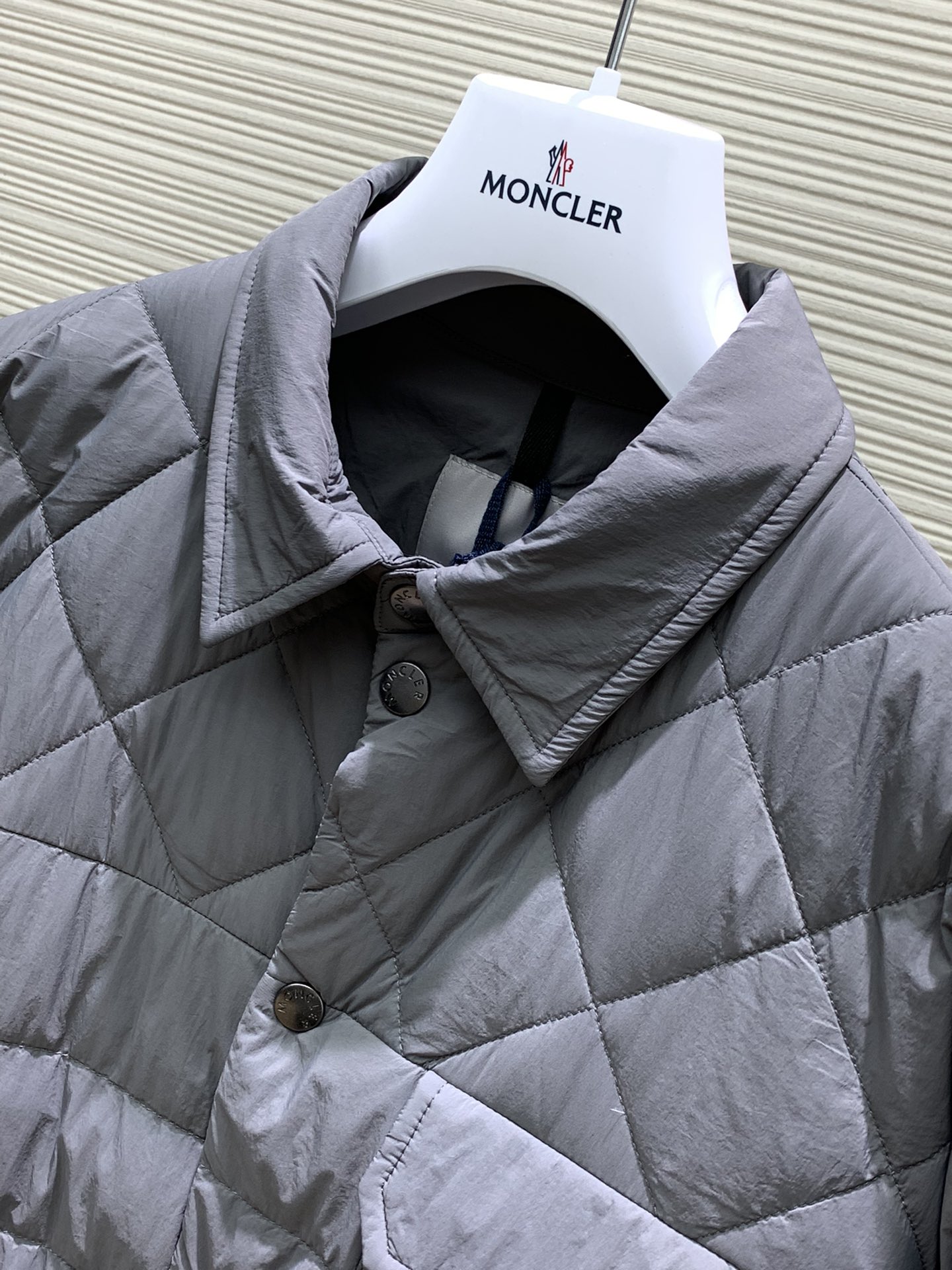 Moncler蒙口2024冬季最新品专柜同步有售原单狠货时尚休闲轻薄羽绒服外套上身舒适！吸睛而有亮点采用