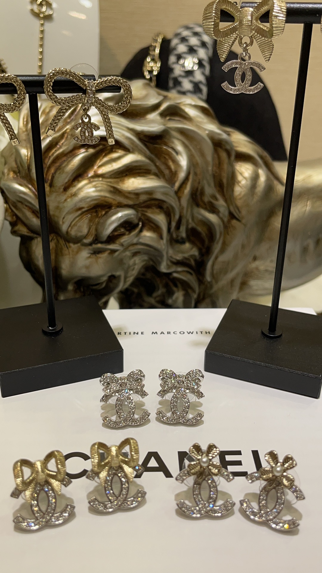NO:632974,A must-have for daily commuting, dating, and holiday concave styling. Earrings and earrings are available for selection. A series of new products are available in stock. Earrings, Cartier high-end jewelry19860909日常通勤约会度假凹造型必备 耳钉耳环现货选款 一系列新品 现货都有买到赚到,,earrings,卡迪亚高端饰品,Jewelry
