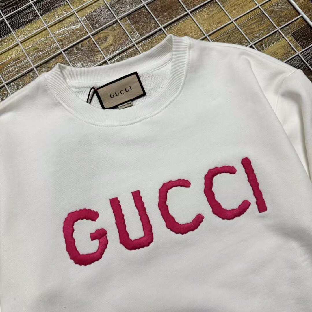 Gucci 2024 Pink Embroidered Logo Cotton Crew Neck Sweatshirt for Men and Women 6 i1729522283 2319 4