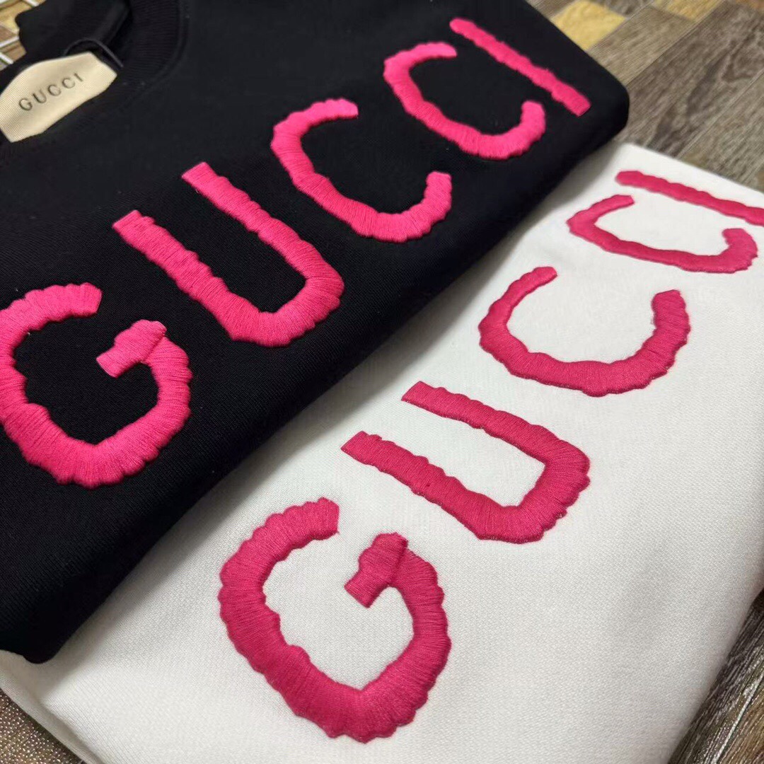 Gucci 2024 Pink Embroidered Logo Cotton Crew Neck Sweatshirt for Men and Women 7 i1729522283 3684 5