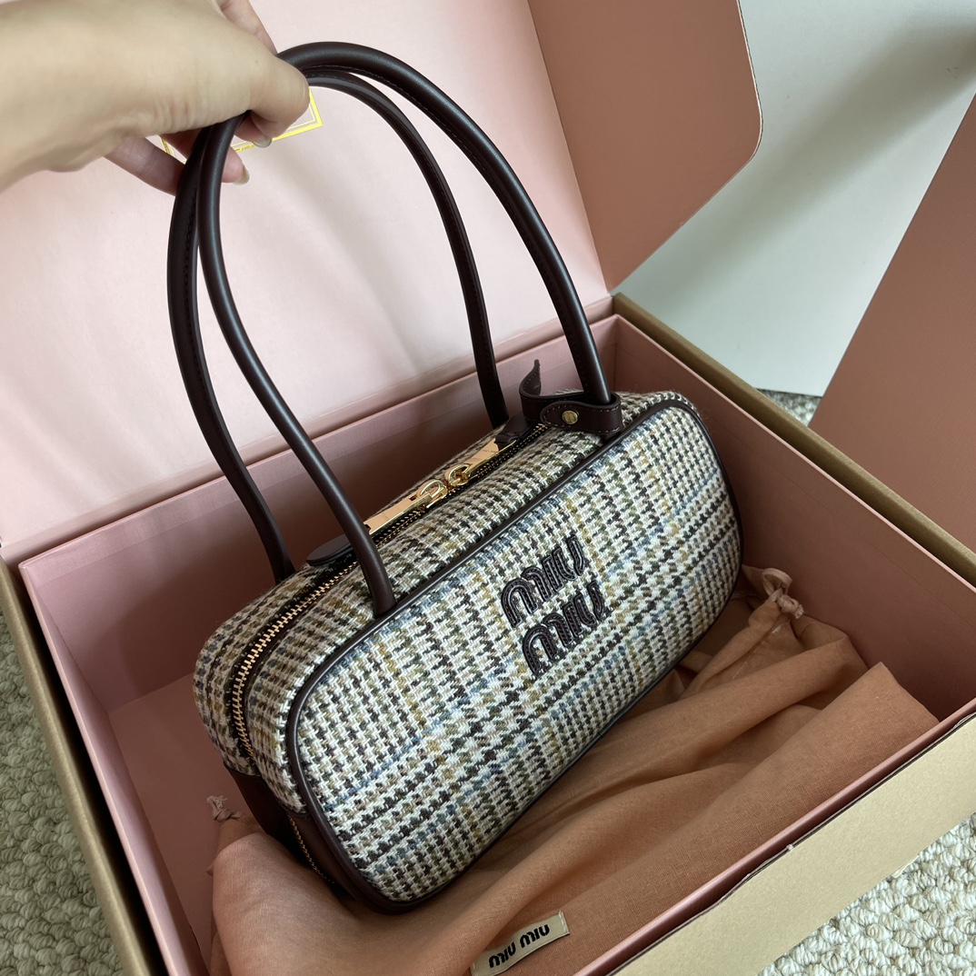 Miu Miu Texture and quality do not depend on copywriting