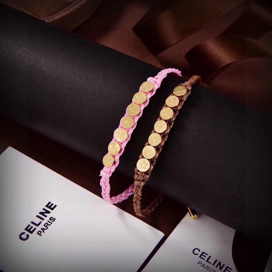 “Unique Gold-Faced Bracelet Design by Celine LAGE: Subverting Traditional Impressions and Attractive Personality” - 图片 2