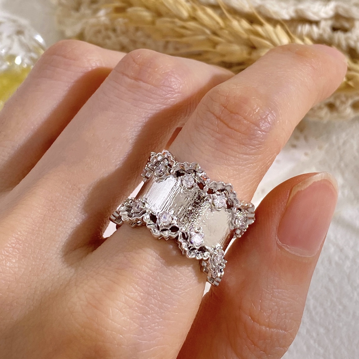 p180 no new buchilati-style retrospect lace with a lasagna ring, brass, silver, 678 yards - 图片 3