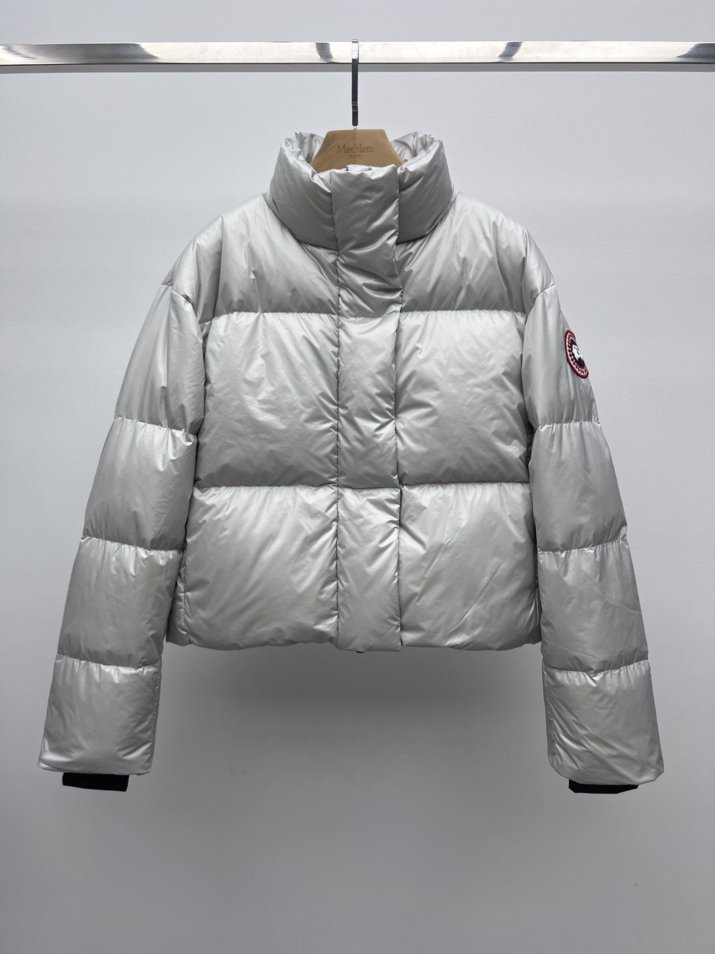 High-Quality Women’s Suit with Canada Goose Feathers for Warmth and Comfort - 图片 2