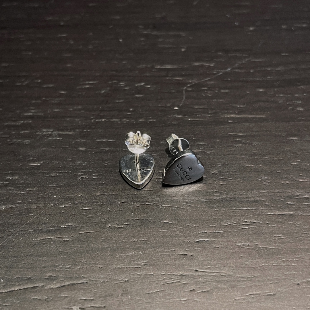 Gucci古驰 光面愛心耳钉 純銀製 男女兼用