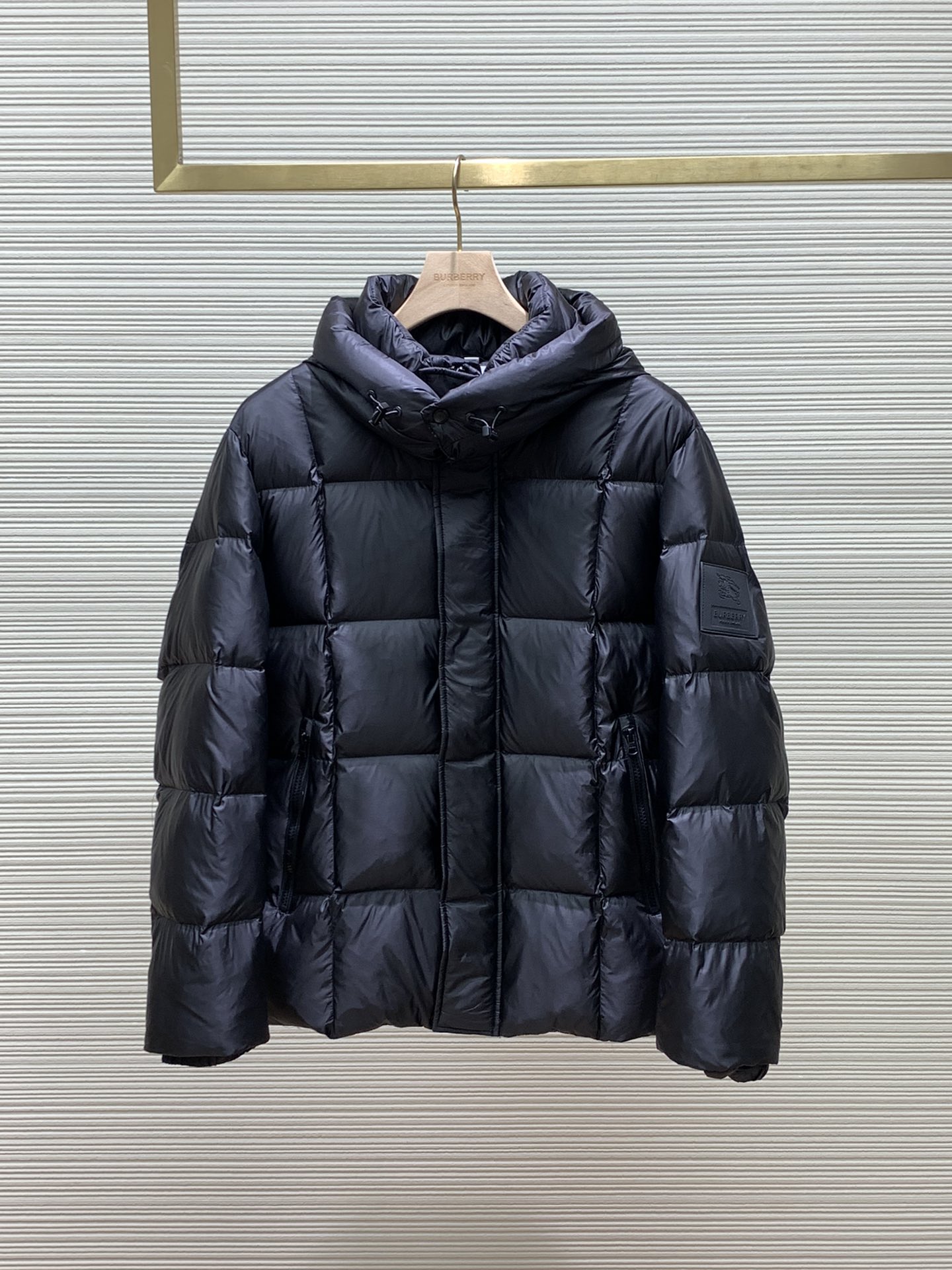 Burberry巴宝莉2024冬季最新品专柜同步有售原单狠货时尚休闲连帽羽绒服外套进口原版面料上身舒适透