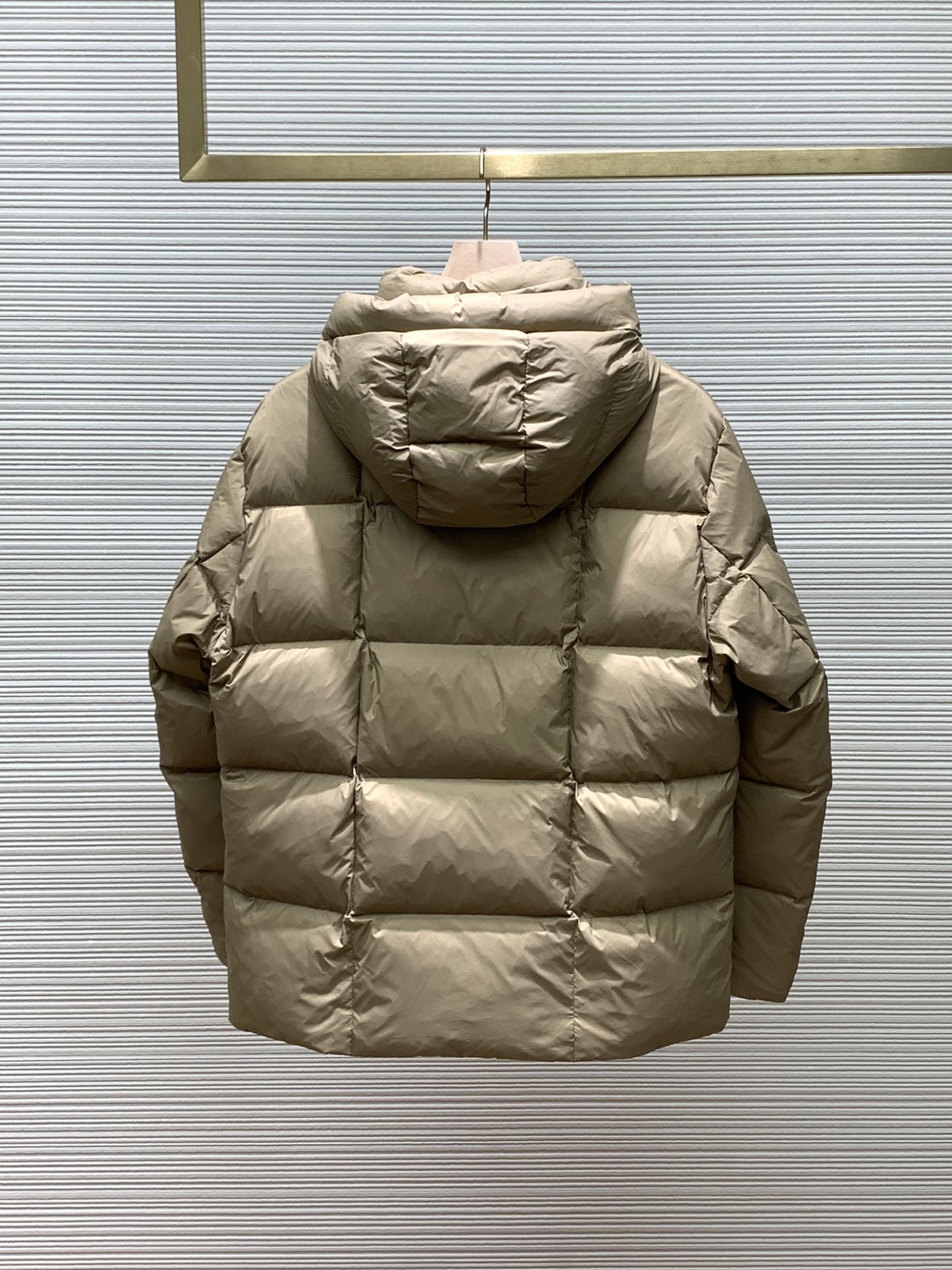 Burberry巴宝莉2024冬季最新品专柜同步有售原单狠货时尚休闲连帽羽绒服外套进口原版面料上身舒适透