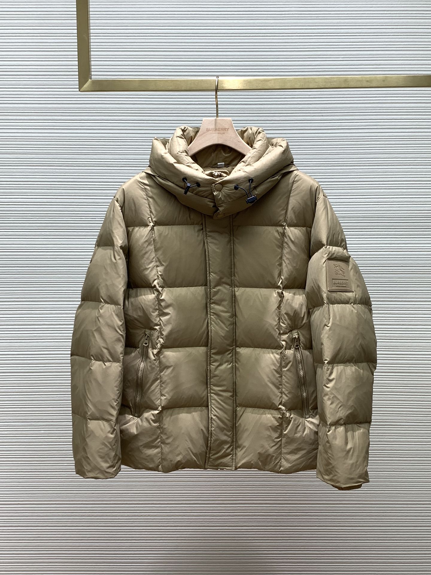 Burberry巴宝莉2024冬季最新品专柜同步有售原单狠货时尚休闲连帽羽绒服外套进口原版面料上身舒适透